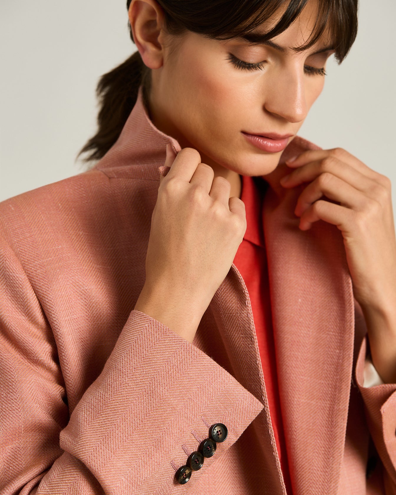 Women's rose wool, silk and linen double-breasted jacket | Kiton