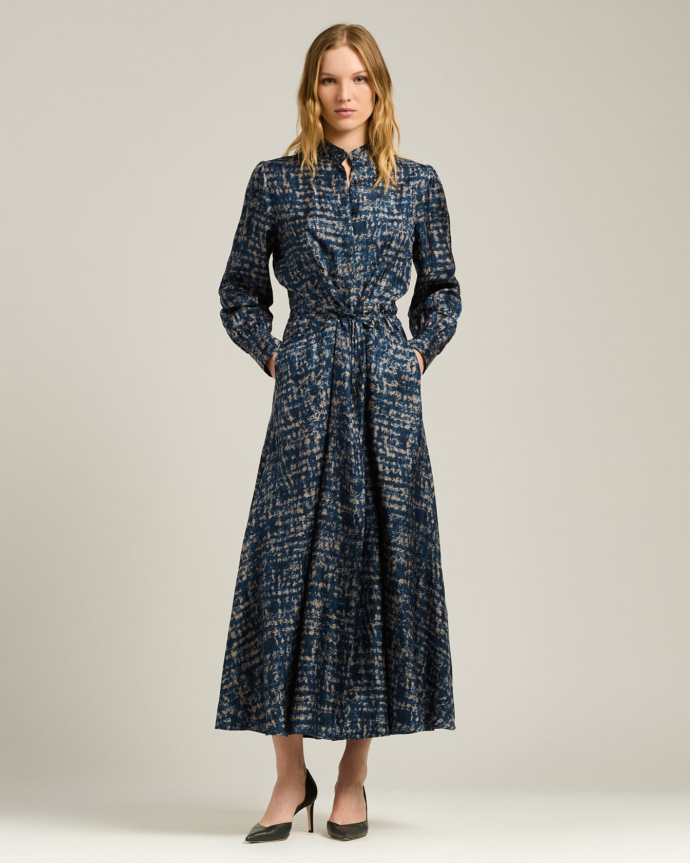 LIGHT BLUE PATTERNED SILK MIDI SHIRT DRESS