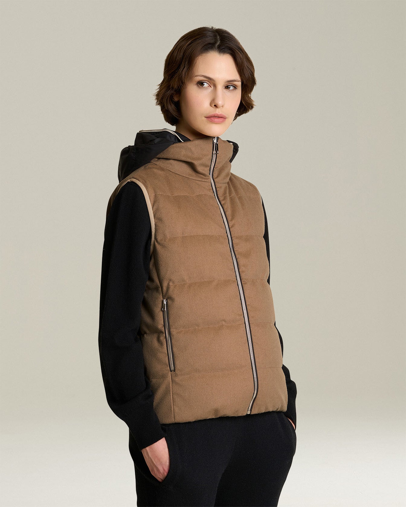 CAMEL AND TECHNICAL FABRIC SLEEVELESS JACKET