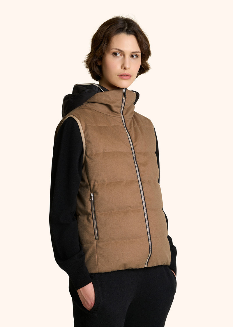 CAMEL AND TECHNICAL FABRIC SLEEVELESS JACKET