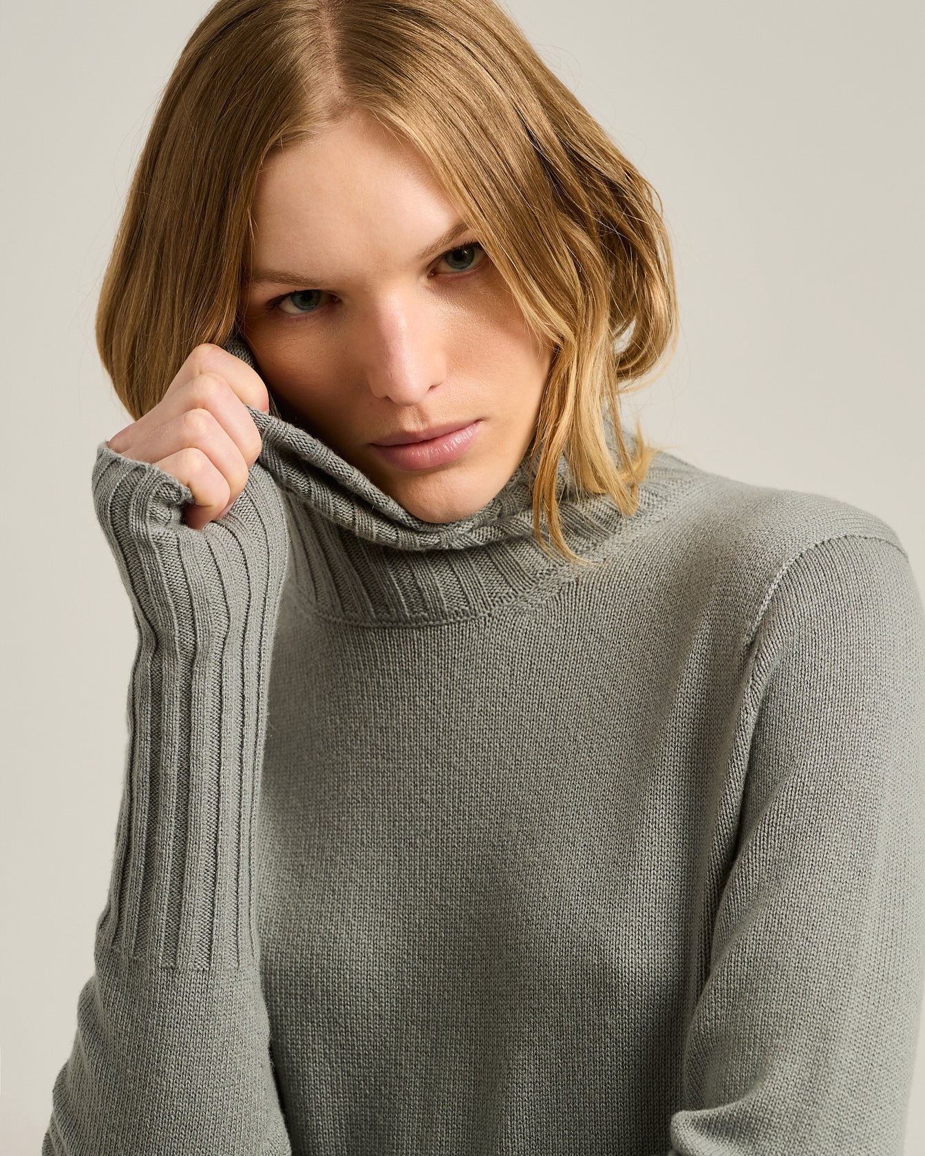 CASHMERE POLO NECK