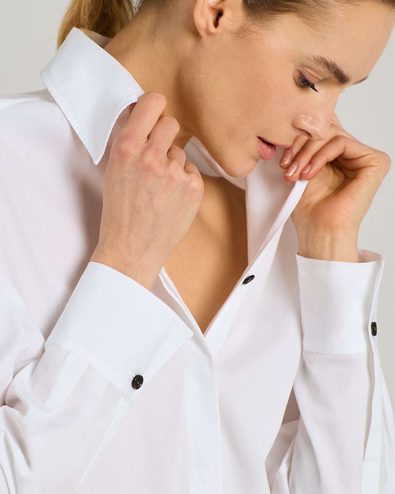 CAMICIA IN COTONE CON CANNONCINO COPERTO