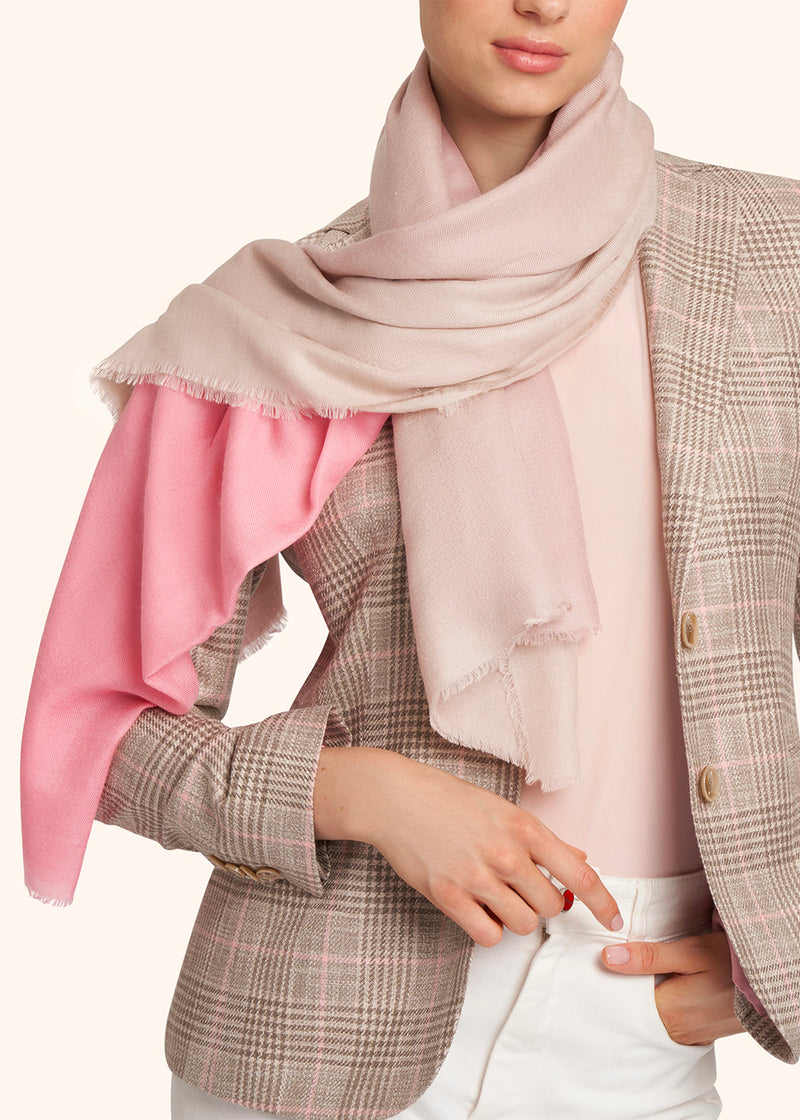 Kiton rose scarf for woman, in wool 3