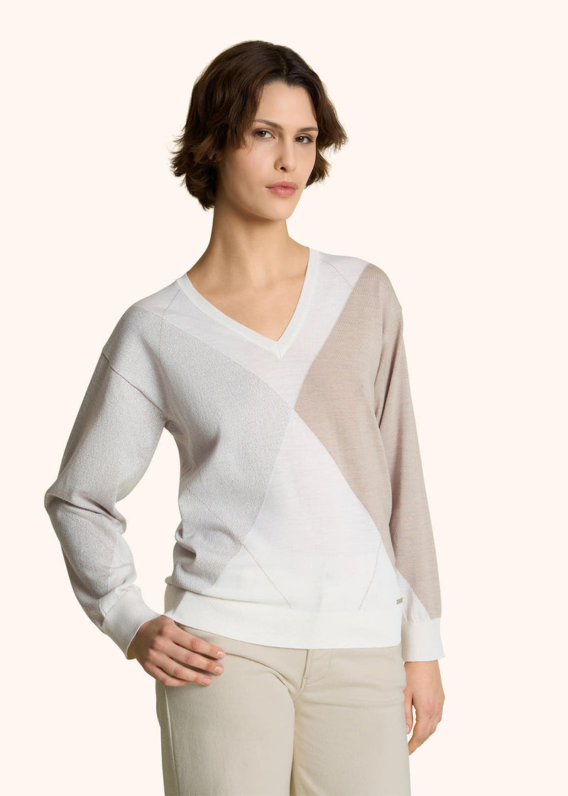 WOOL AND SILK V-NECK JUMPER