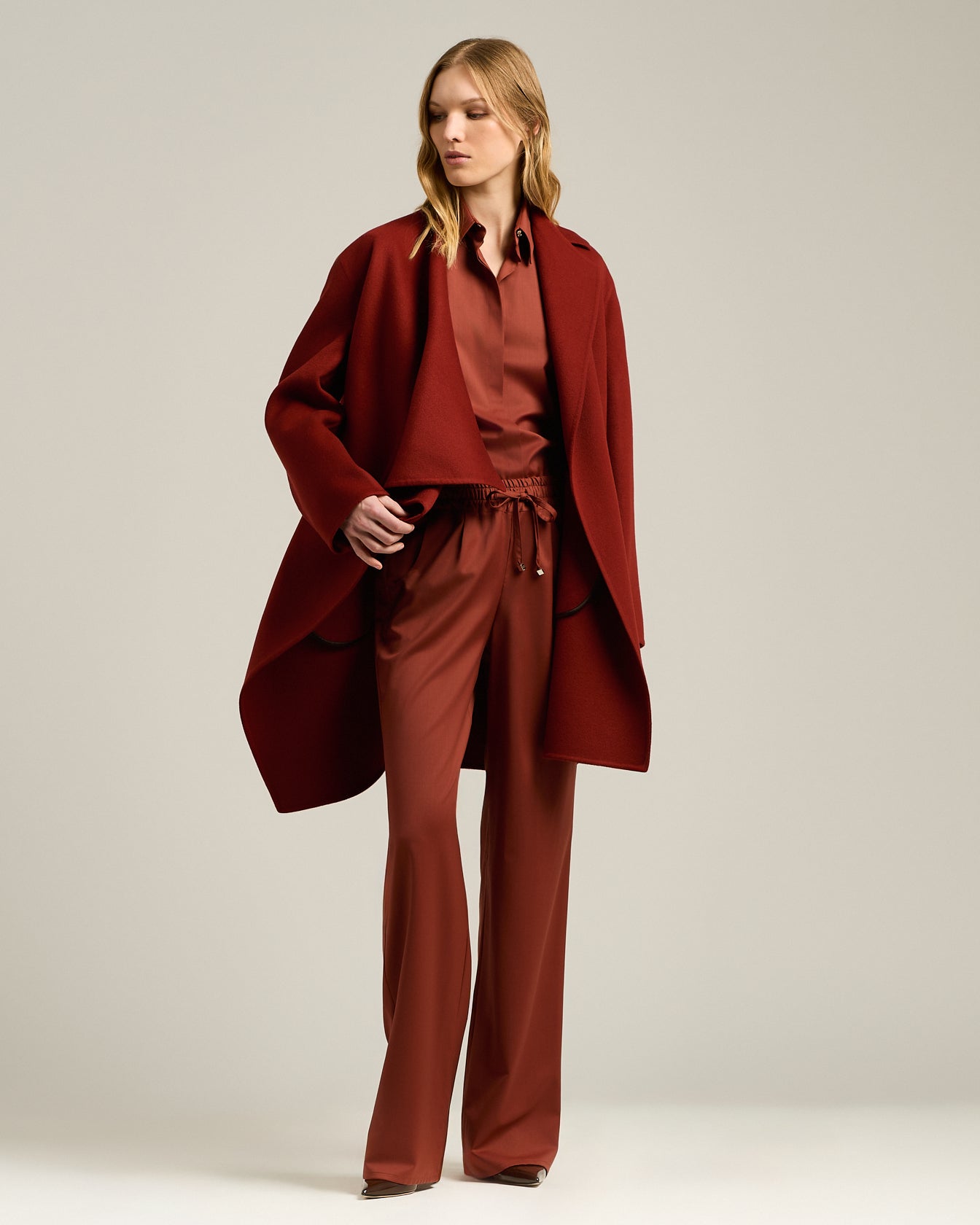 SOPRABITO IN PURO CASHMERE CON NODO SARTORIALE
