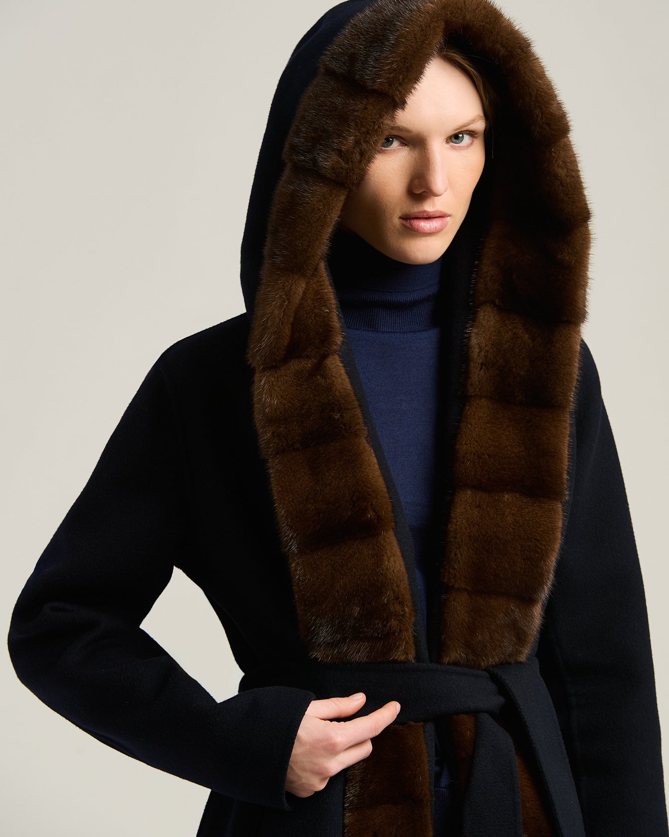 BLUE SHORT CASHMERE COAT WITH MINK FUR