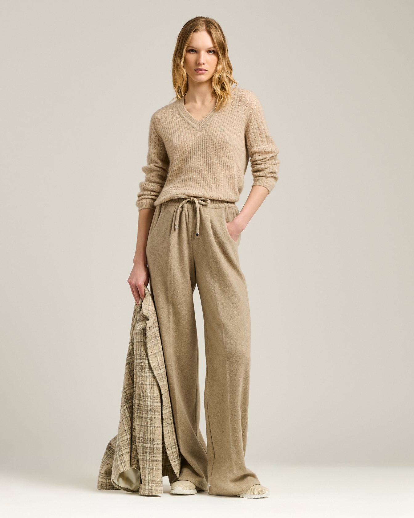 MAGLIA SCOLLO V TRAFORATA IN CASHMERE E SETA