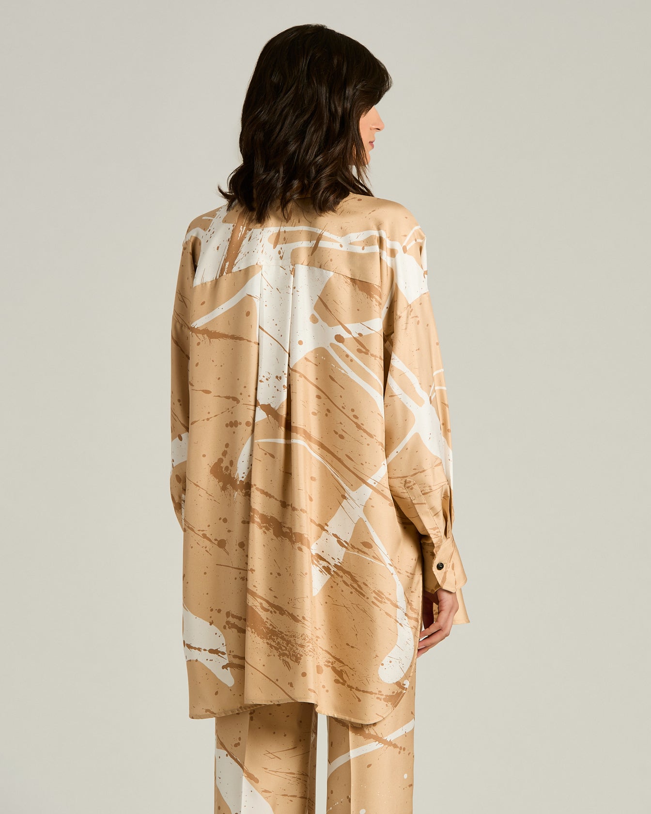 Women's camel silk satin shirt with abstract pattern | Kiton