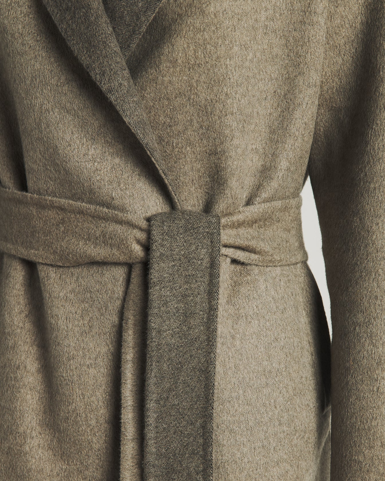 SOPRABITO CON CINTURA IN CASHMERE E ZIBELLINO