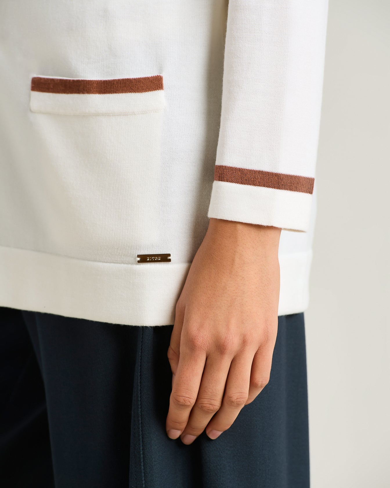 CARDIGAN IN LANA FINE CON PROFILI A CONTRASTO