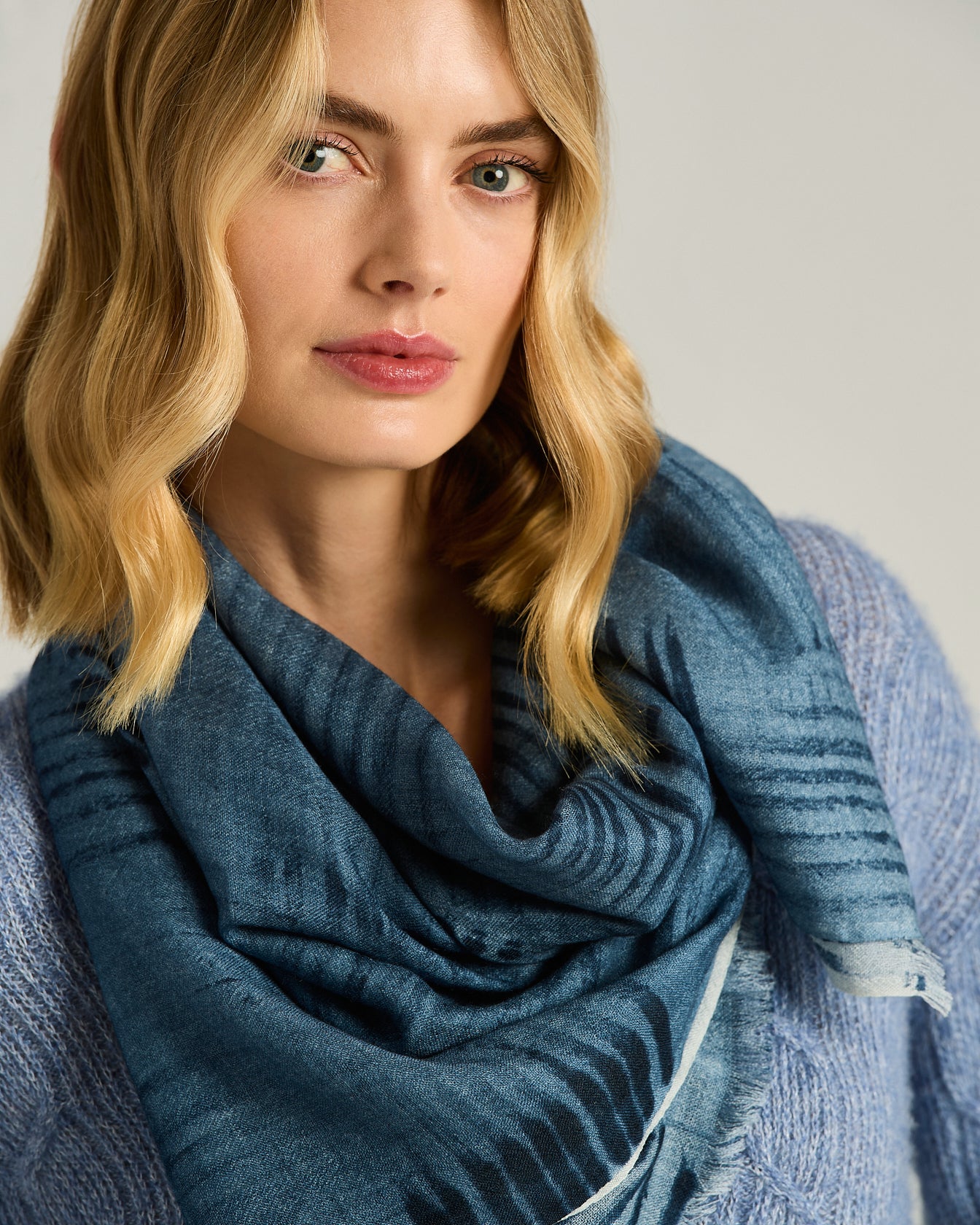 STOLA IN BLEND DI CASHMERE E SETA 