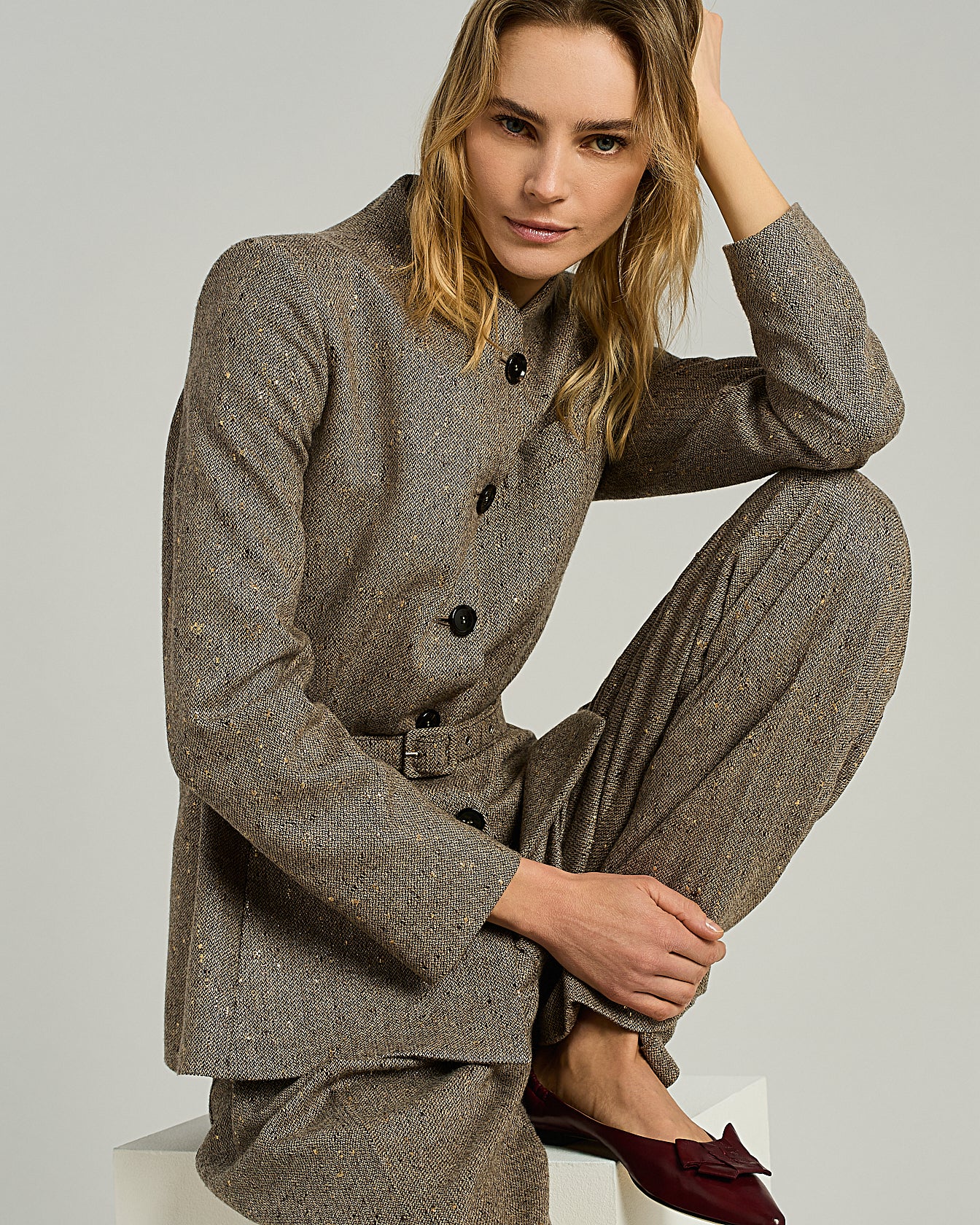 GIACCA SARTORIALE CON CINTURA IN TWEED BOUCLÉ