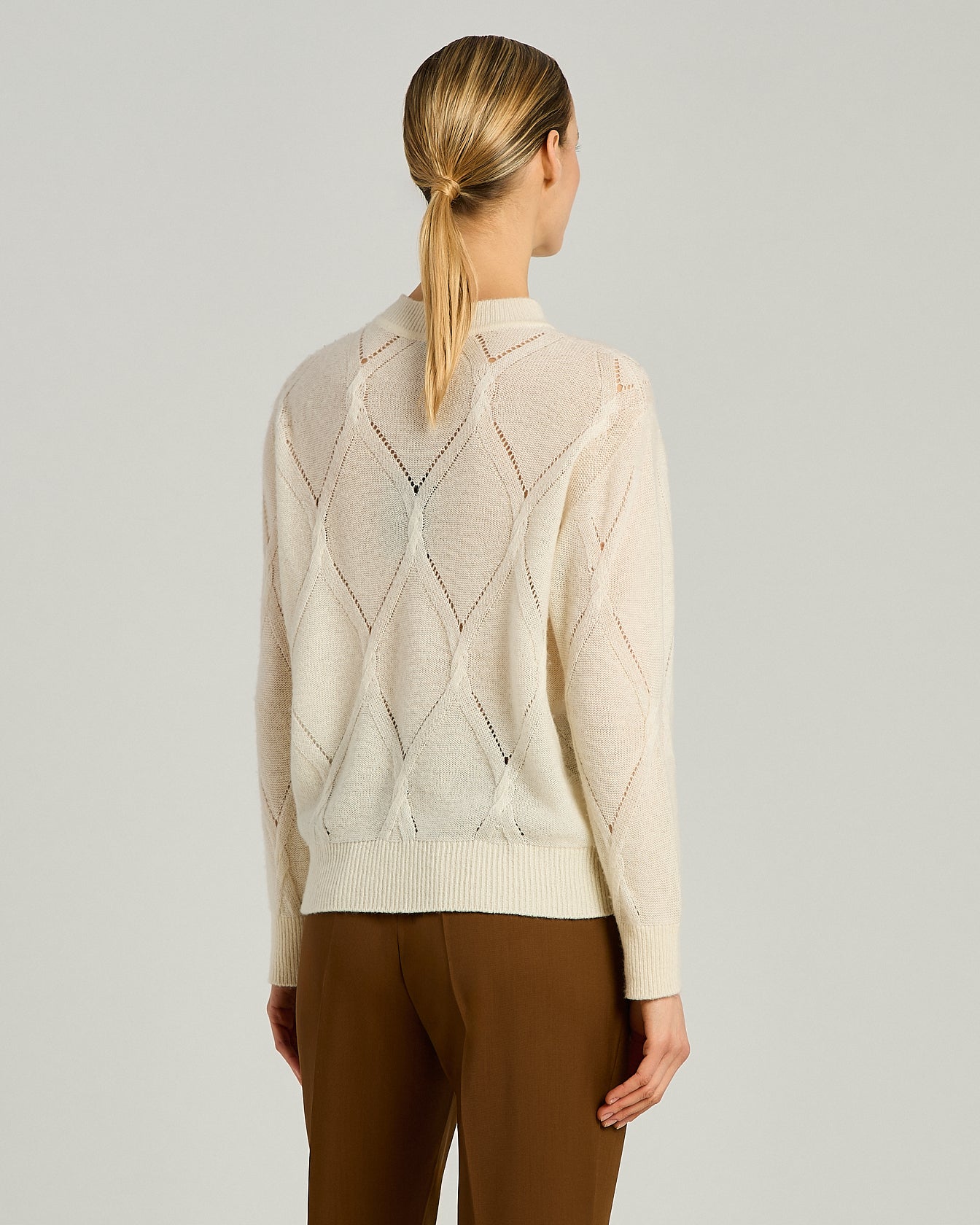 MAGLIA GIROCOLLO IN CASHMERE E SETA CON MOTIVO TRAFORATO