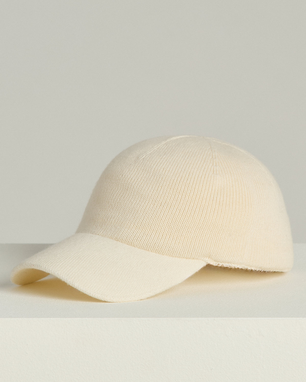 CREAM WHITE CASHMERE HAT 1