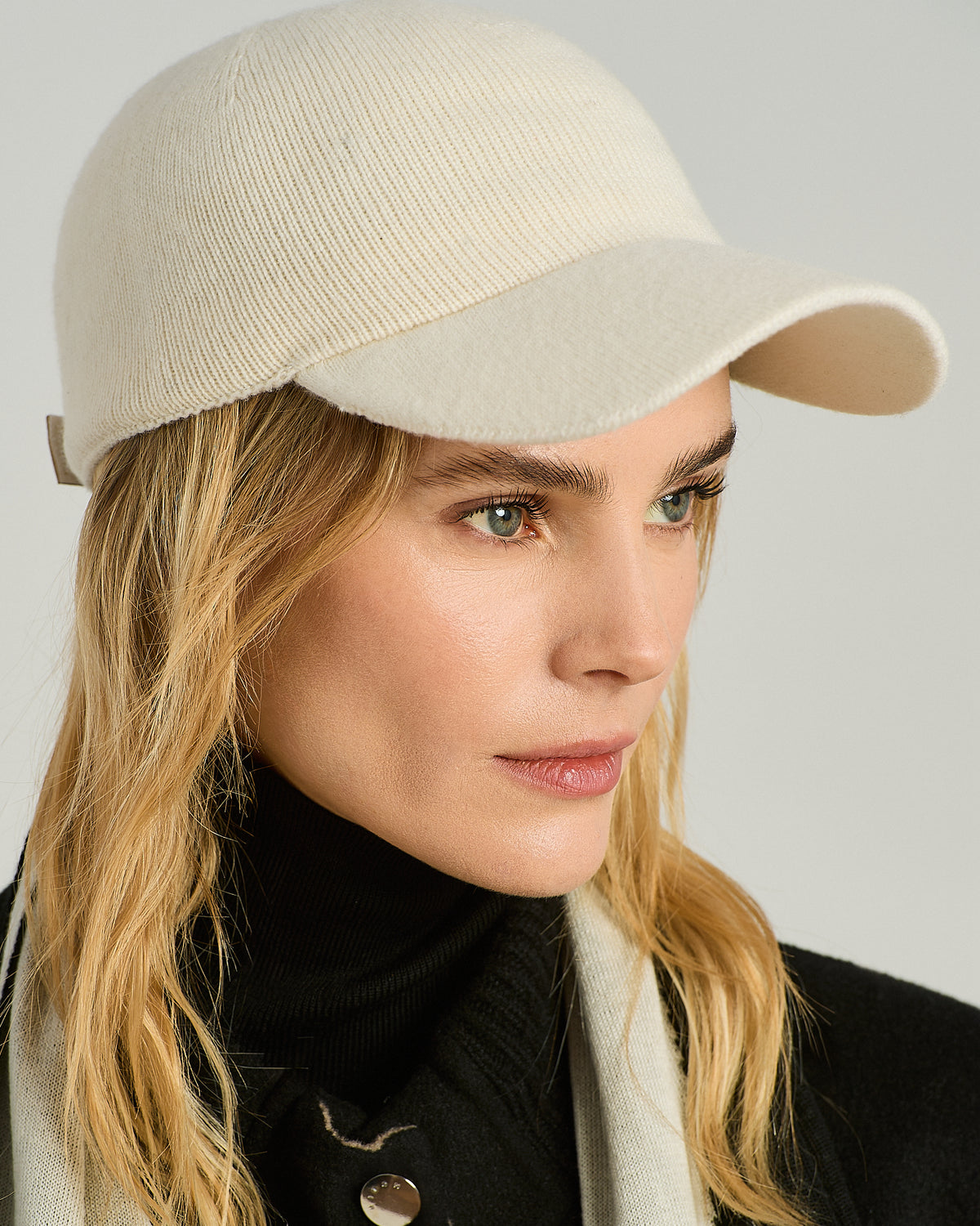 CREAM WHITE CASHMERE HAT 3