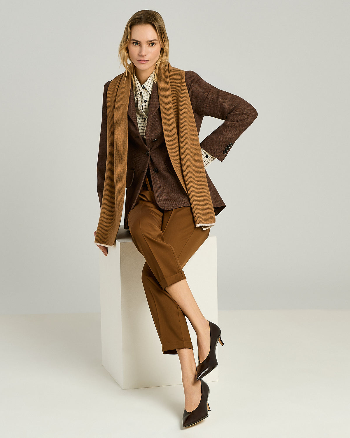 DARK BROWN CALFSKIN POINTED MID-HEEL PUMPS 5
