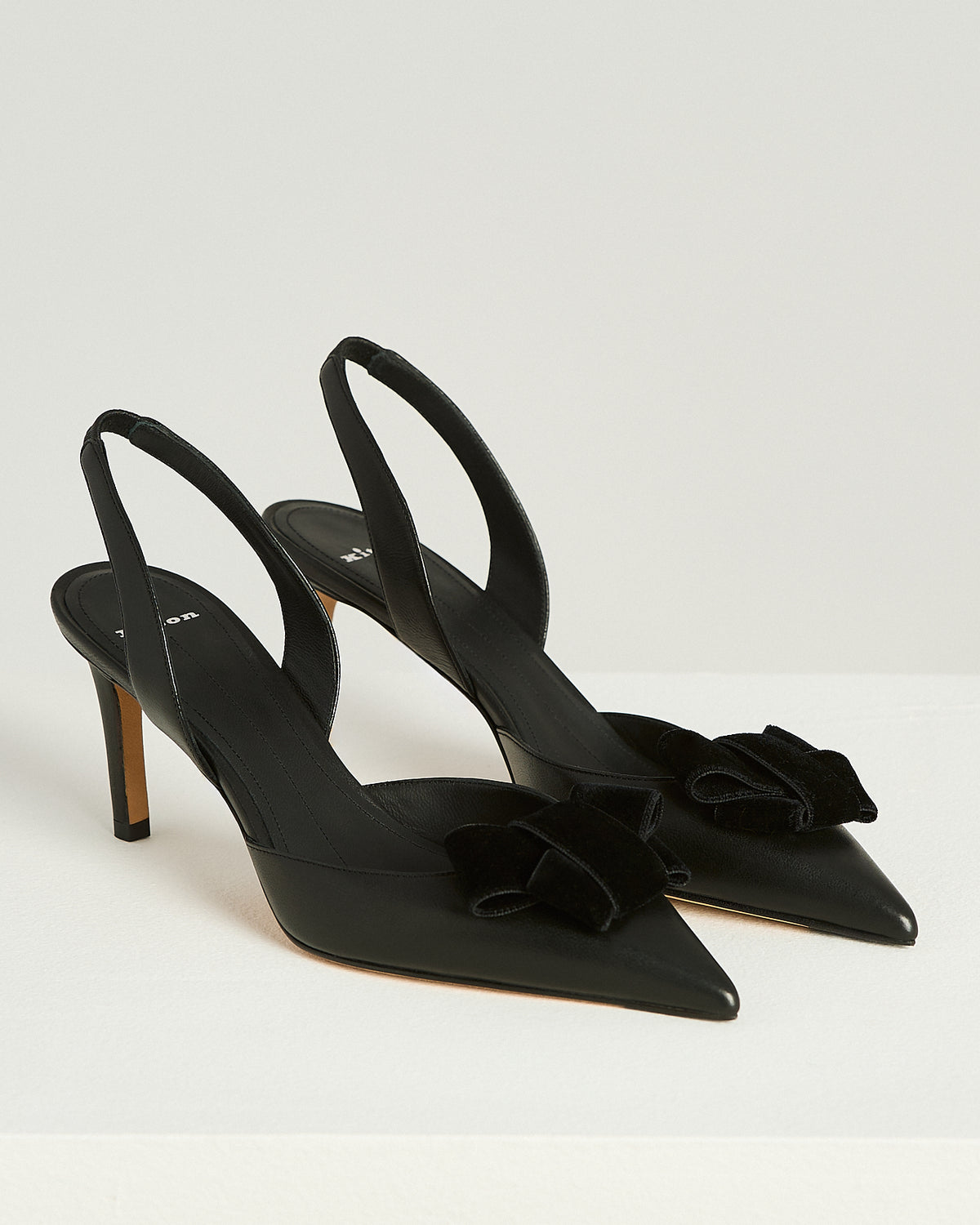 BLACK LAMBSKIN PUMP SHOES 2