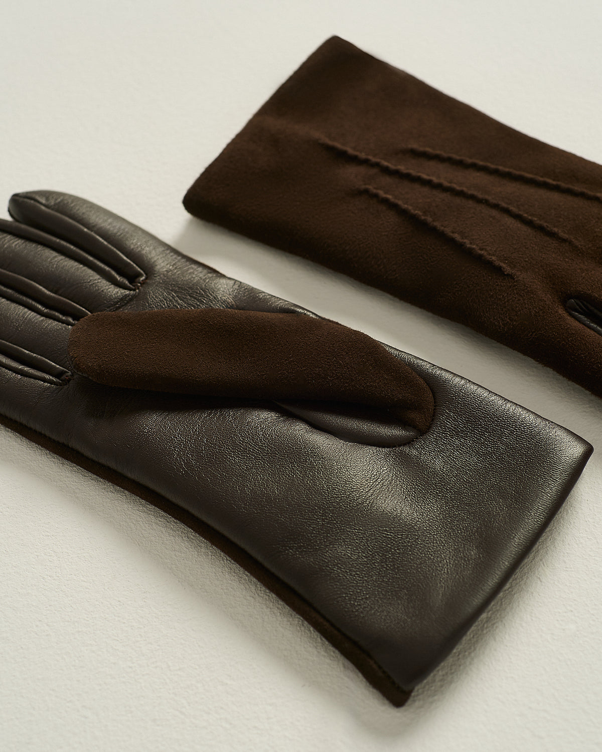 BROWN LAMBSKIN GLOVES 3
