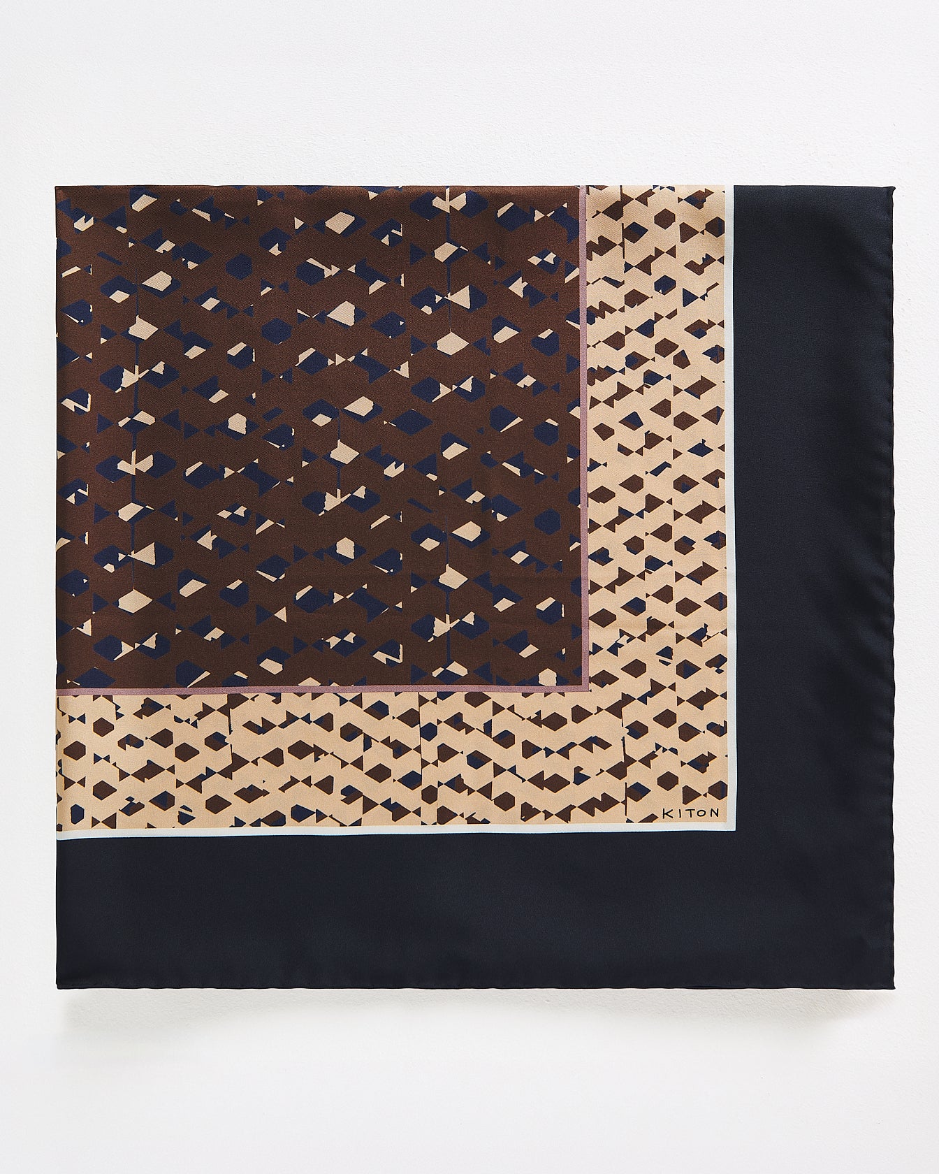 FOULARD 90X90 IN PURA SETA CON MOTIVO GEOMETRICO