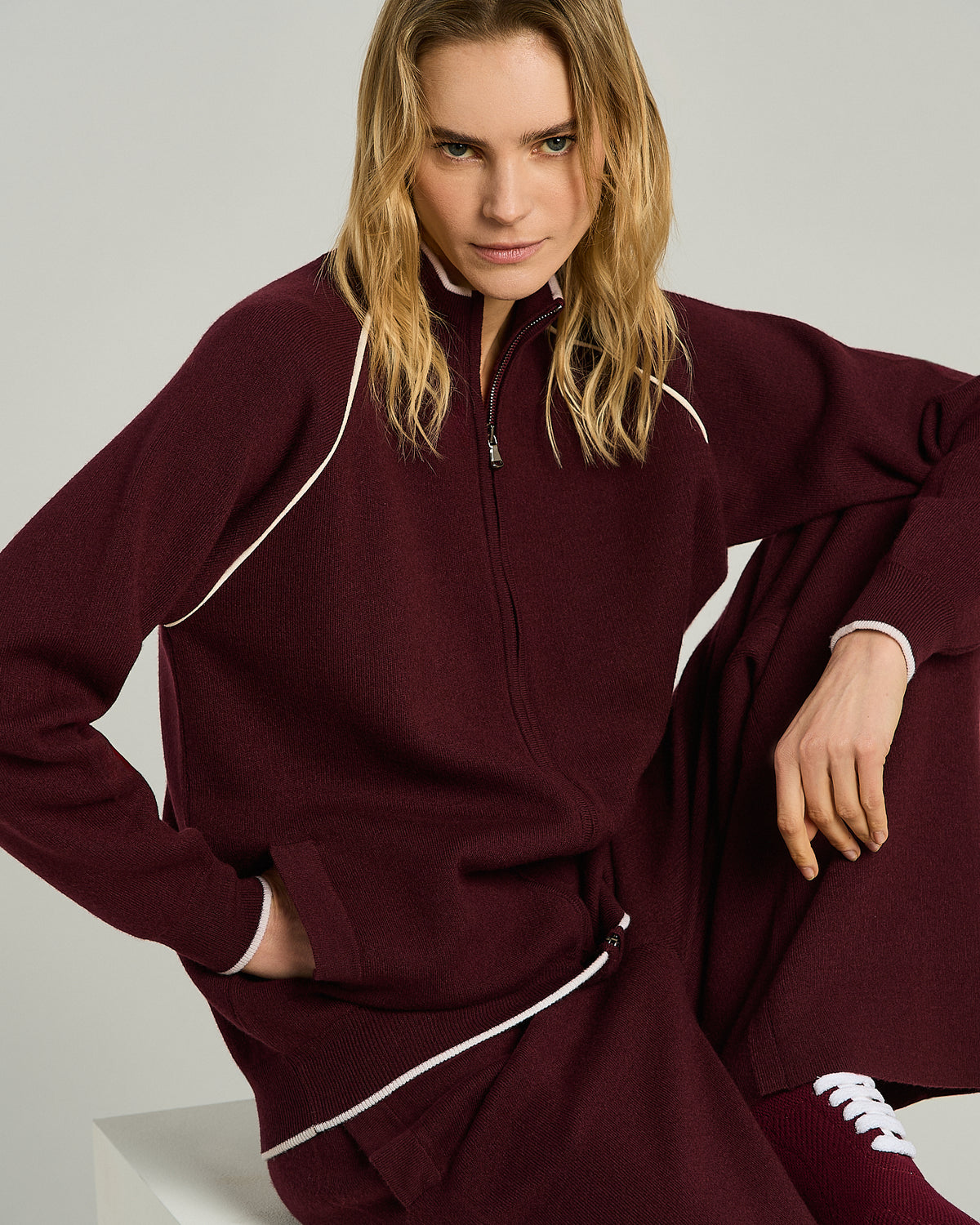 BORDEAUX WOOL SWEATSHIRT 4