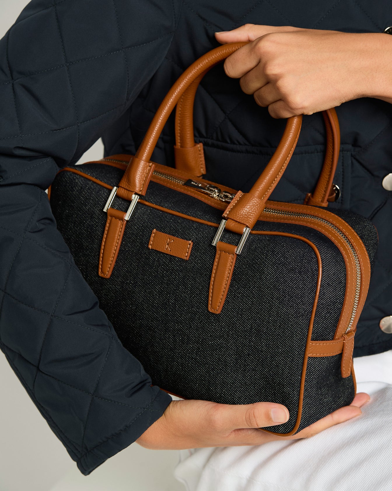 BORSA KISS ME IN COTONE CON DETTAGLI IN PELLE