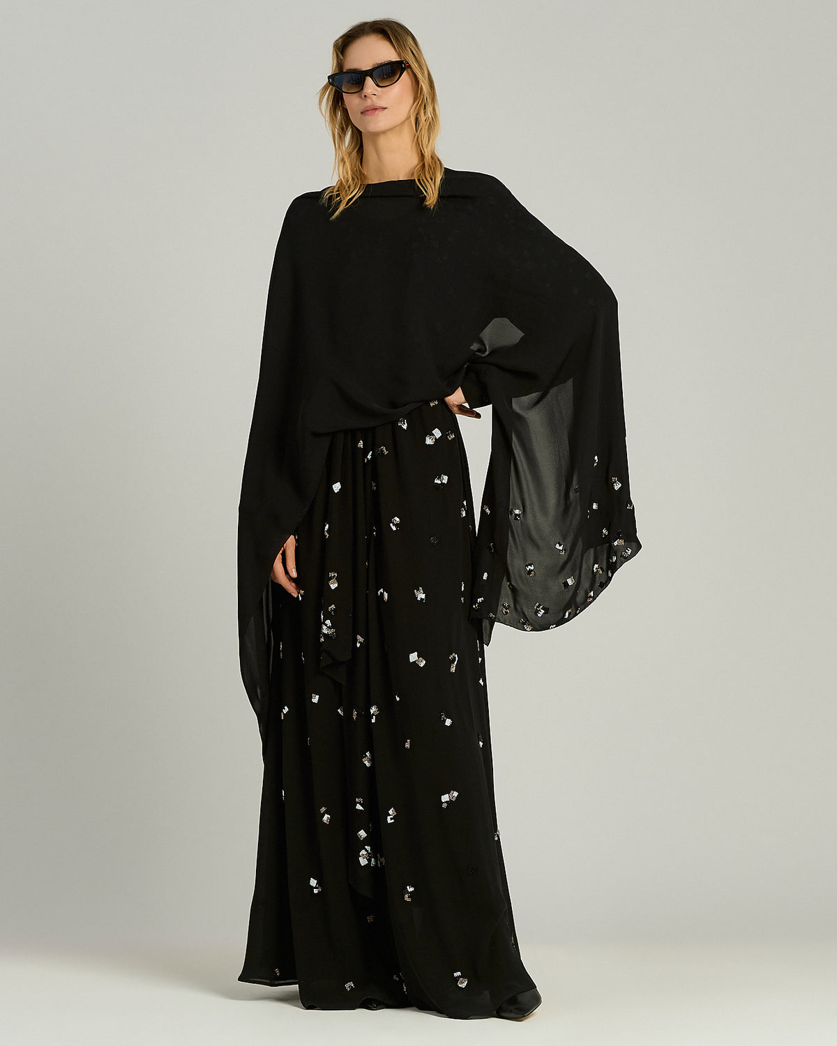 BLACK SILK POCKET SQUARE 2