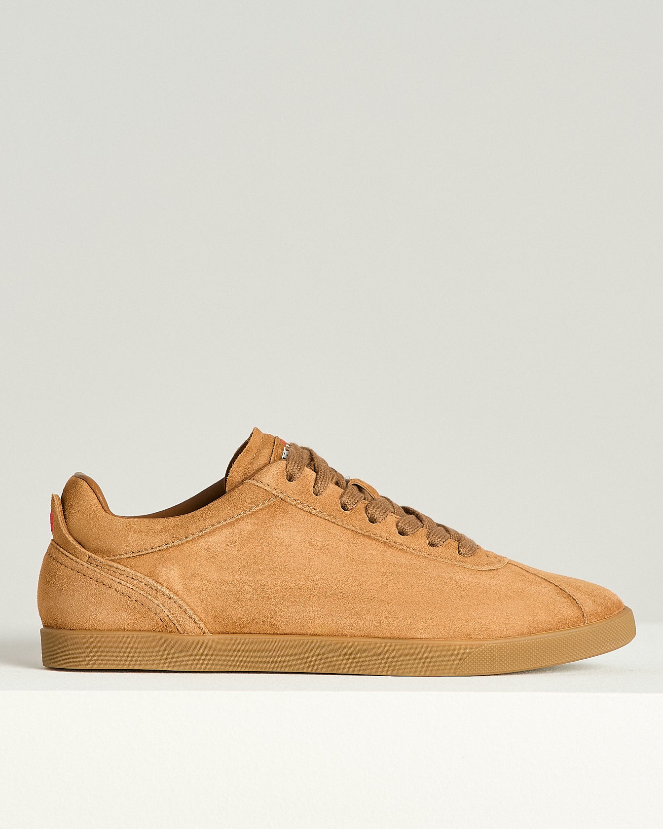 SNEAKERS IN SUEDE DI CAPRA