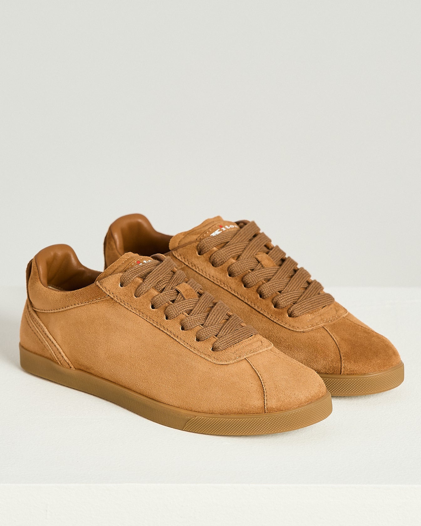 SNEAKERS IN SUEDE DI CAPRA
