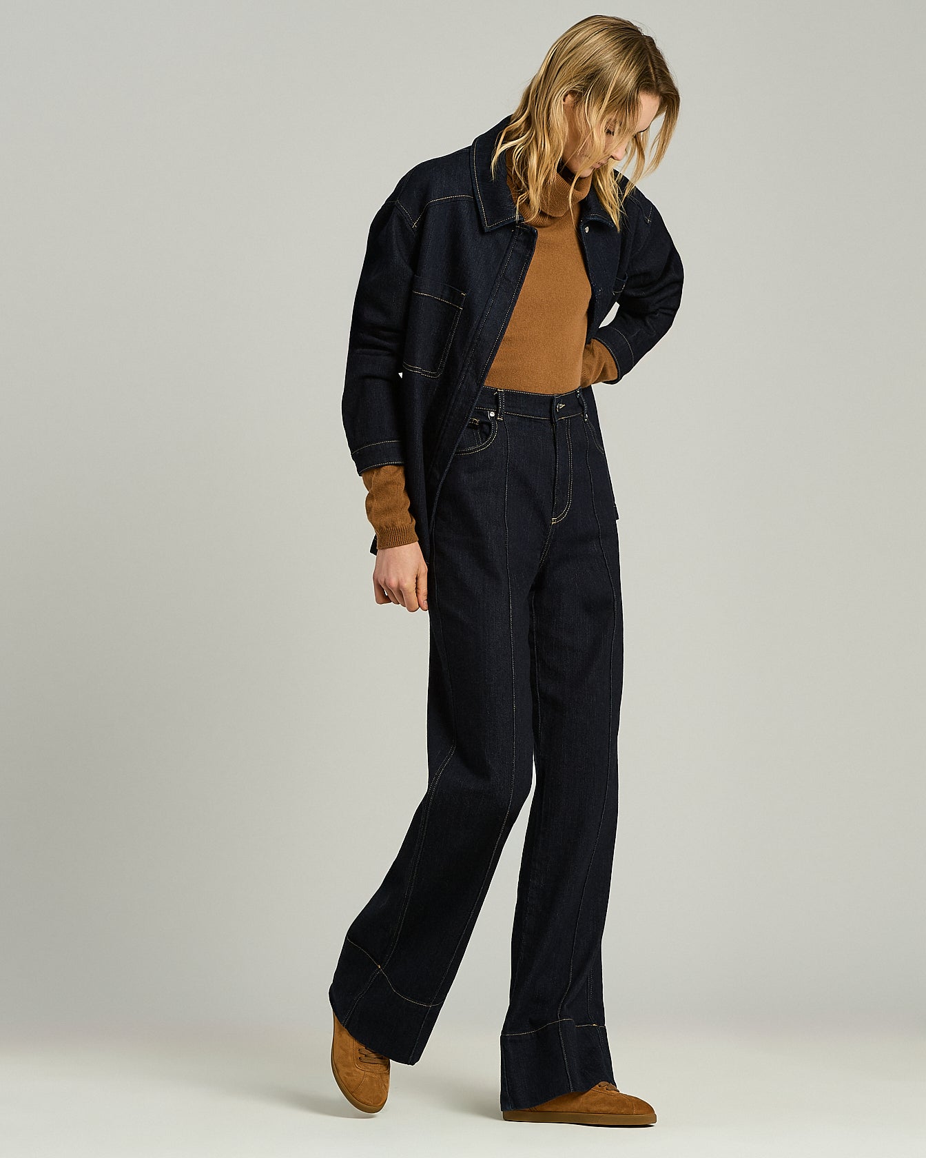 SNEAKERS IN SUEDE DI CAPRA