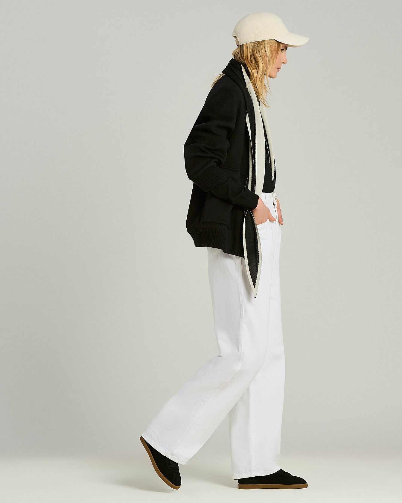 SNEAKERS IN SUEDE DI CAPRA