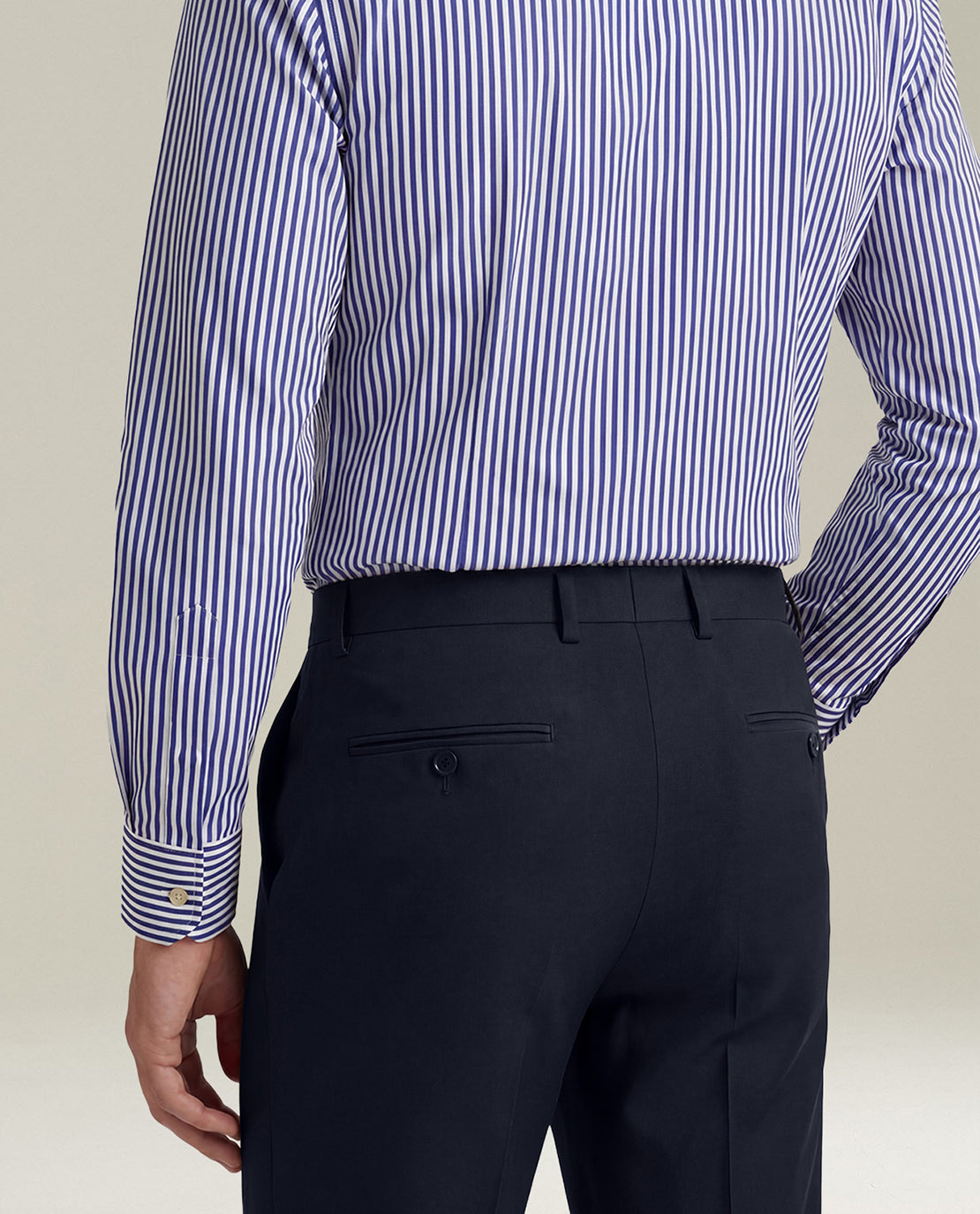 NAVY BLUE 14-MICRON WOOL SUIT WITH NATURAL SHOULDERS