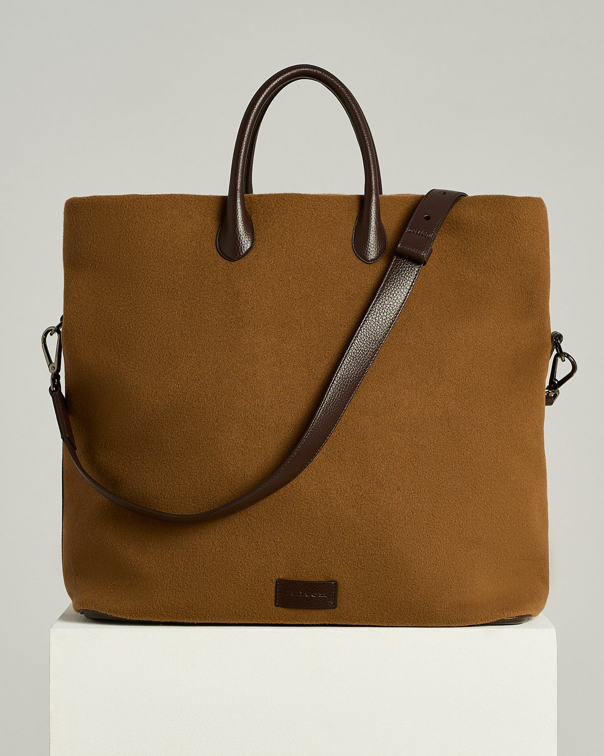 CAMEL CASHMERE WEEKENDER BAG WITH LEATHER DETAILS AND ADJUSTABLE SHOULDER STRAP 1