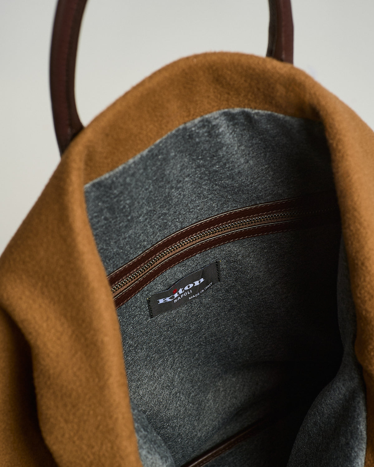 CAMEL CASHMERE WEEKENDER BAG WITH LEATHER DETAILS AND ADJUSTABLE SHOULDER STRAP 2