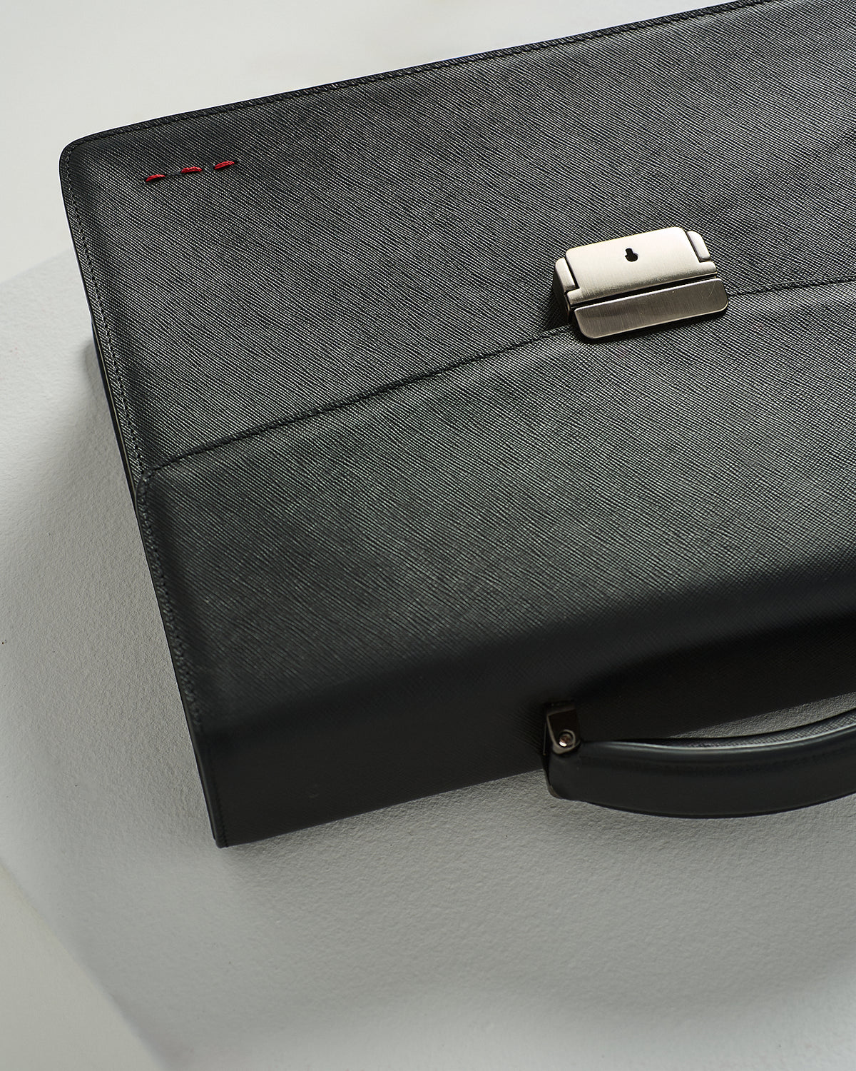 BLACK SAFFIANO CALFSKIN BRIEFCASE WITH METAL CLOSURE 3