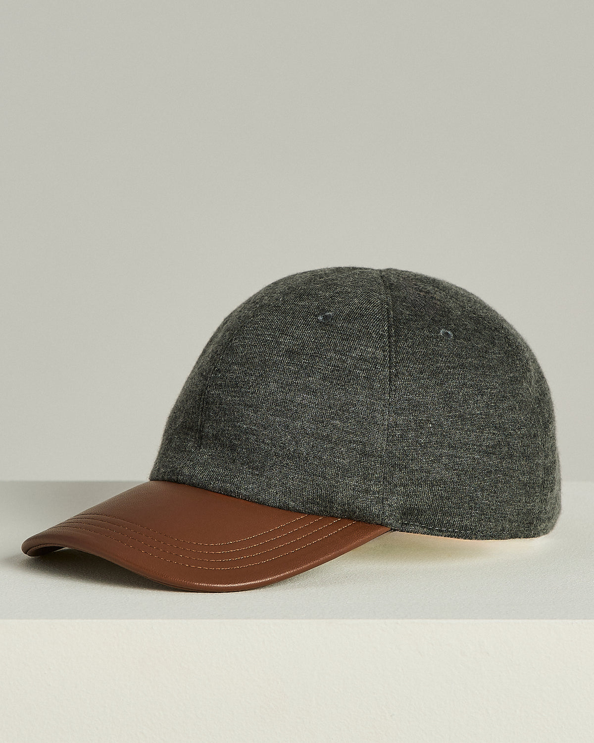 GREY CASHMERE BASEBALL CAP WITH LEATHER DETAILS 1