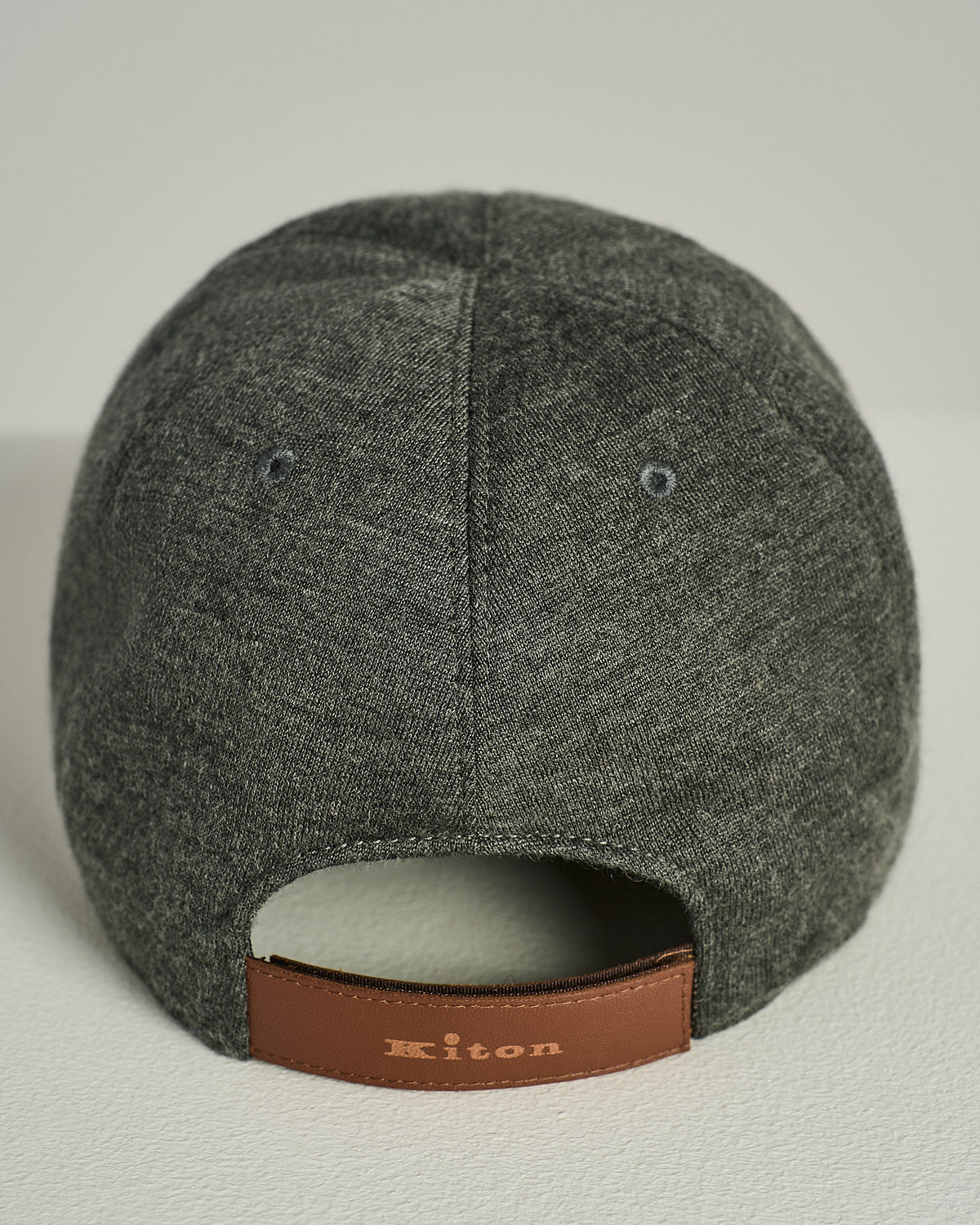 GREY CASHMERE BASEBALL CAP WITH LEATHER DETAILS 2