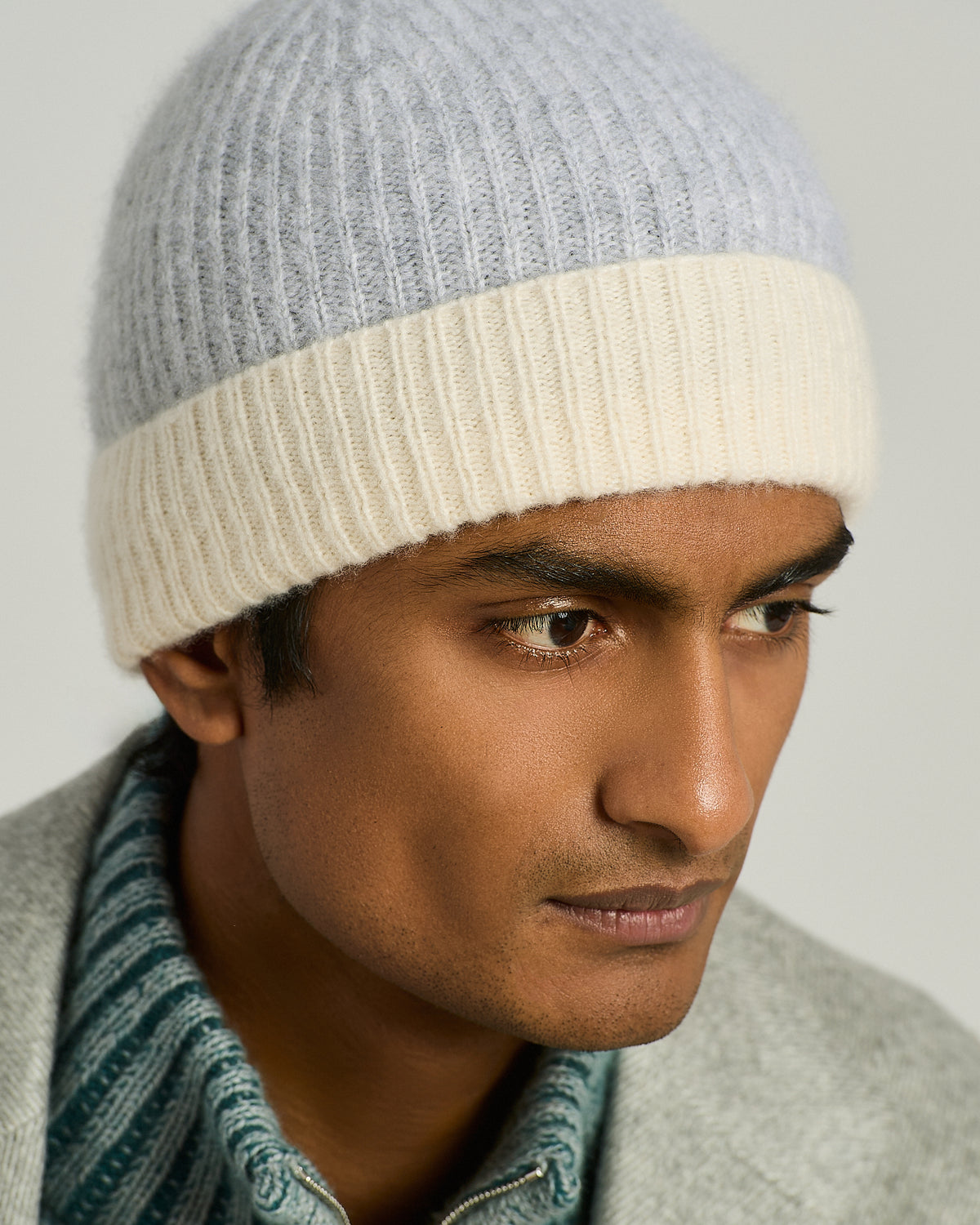 LIGHT GREY/CREAM WHITE CASHMERE BEANIE HAT 4