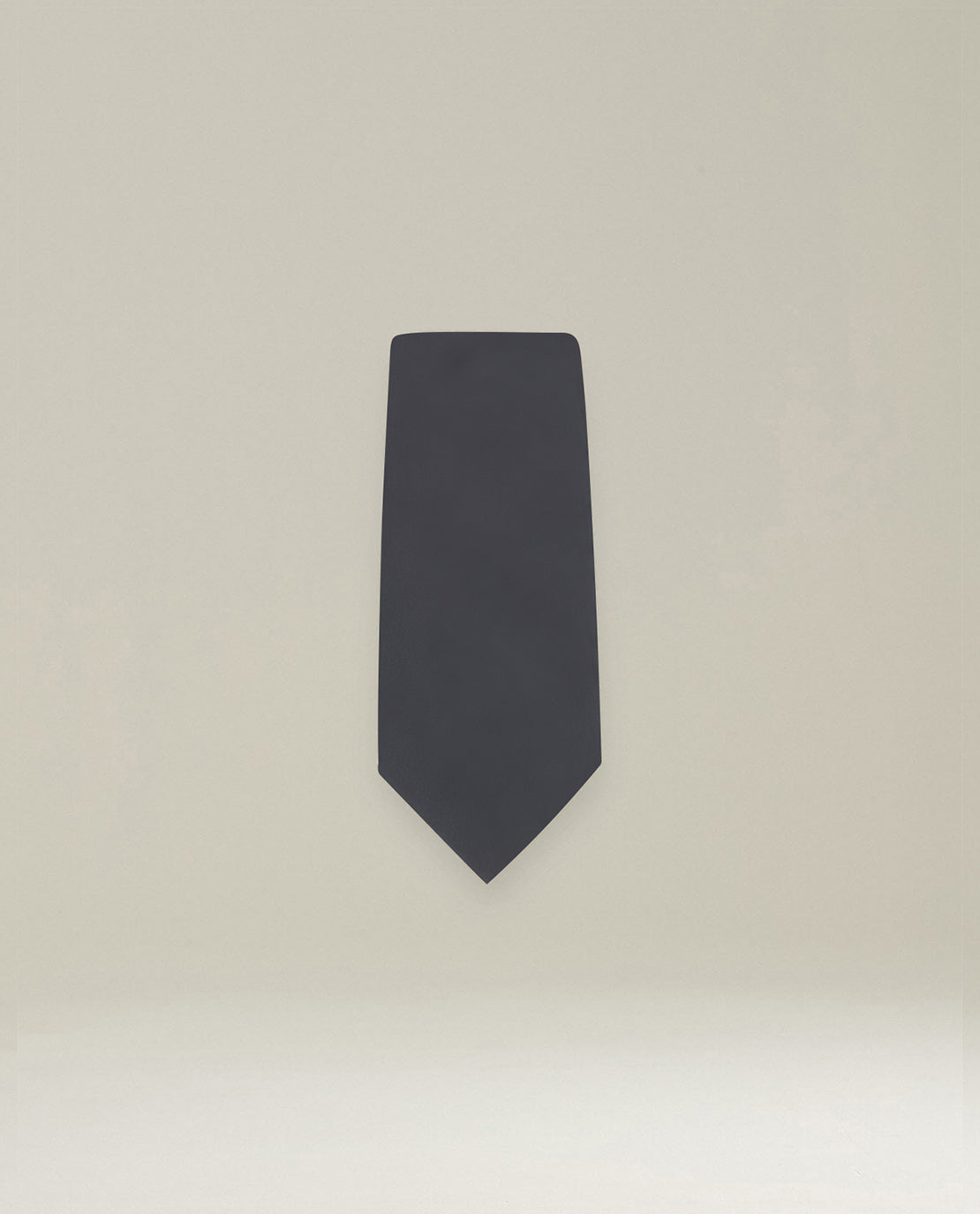 14-MICRON CHARCOAL GREY TIE