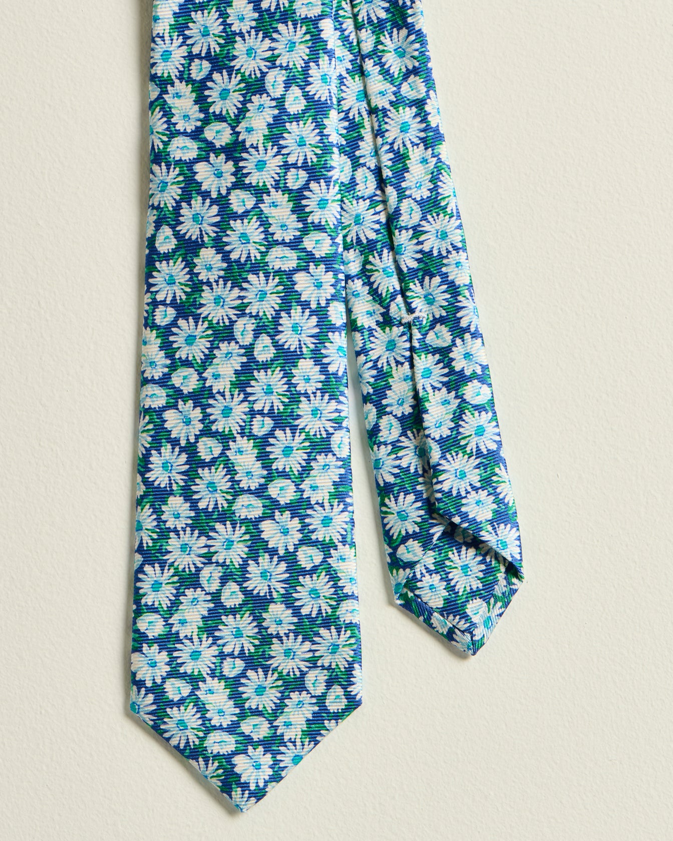 PATTERNED SILK TIE