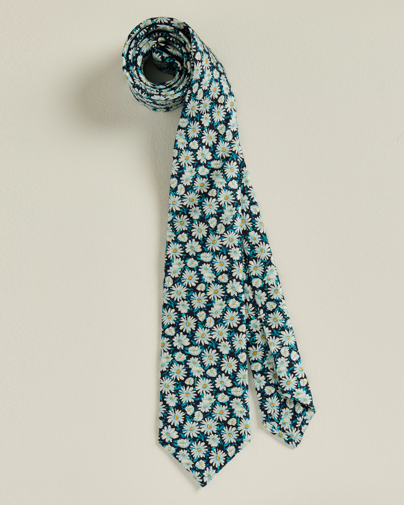 PATTERNED SILK TIE