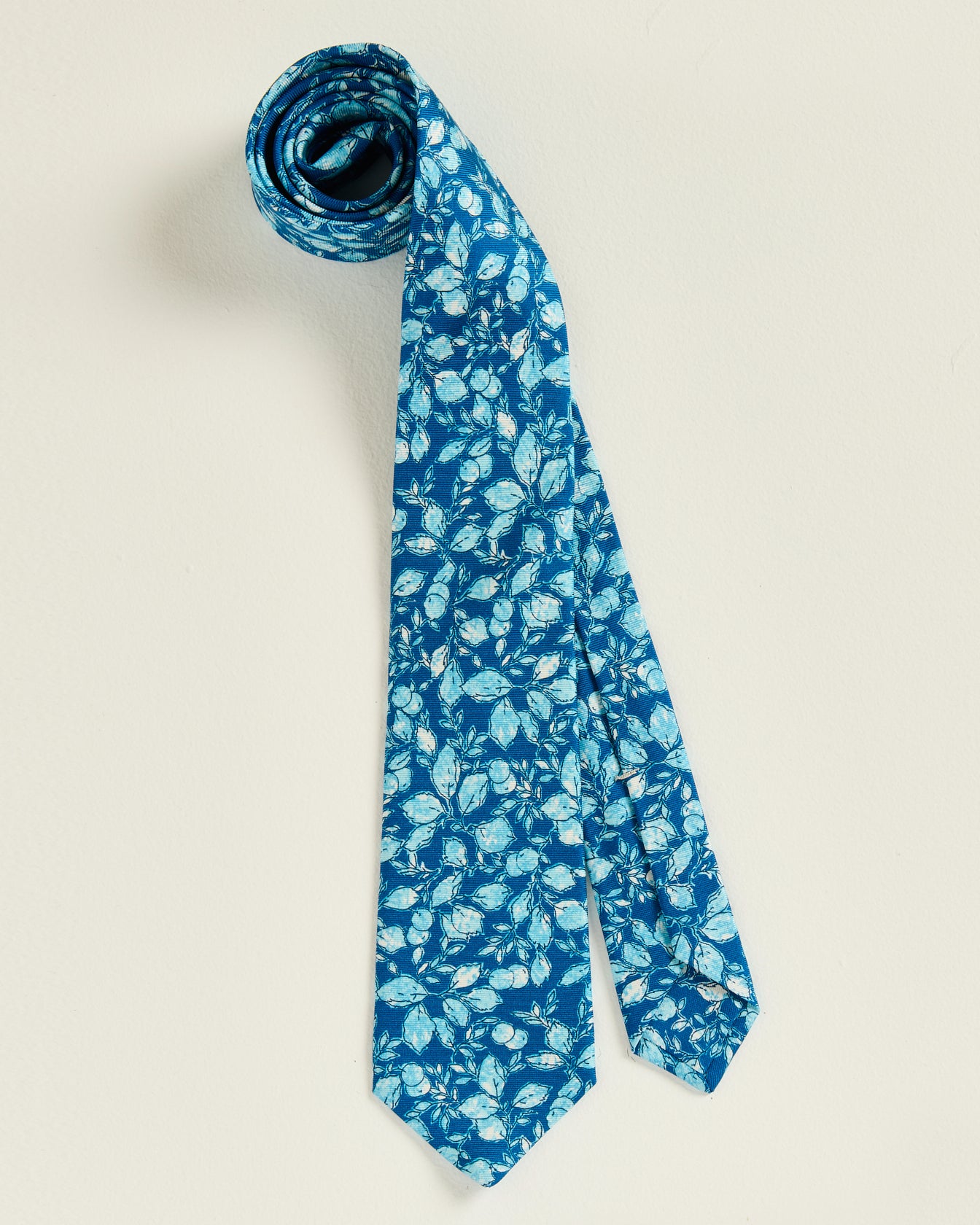 PATTERNED SILK TIE