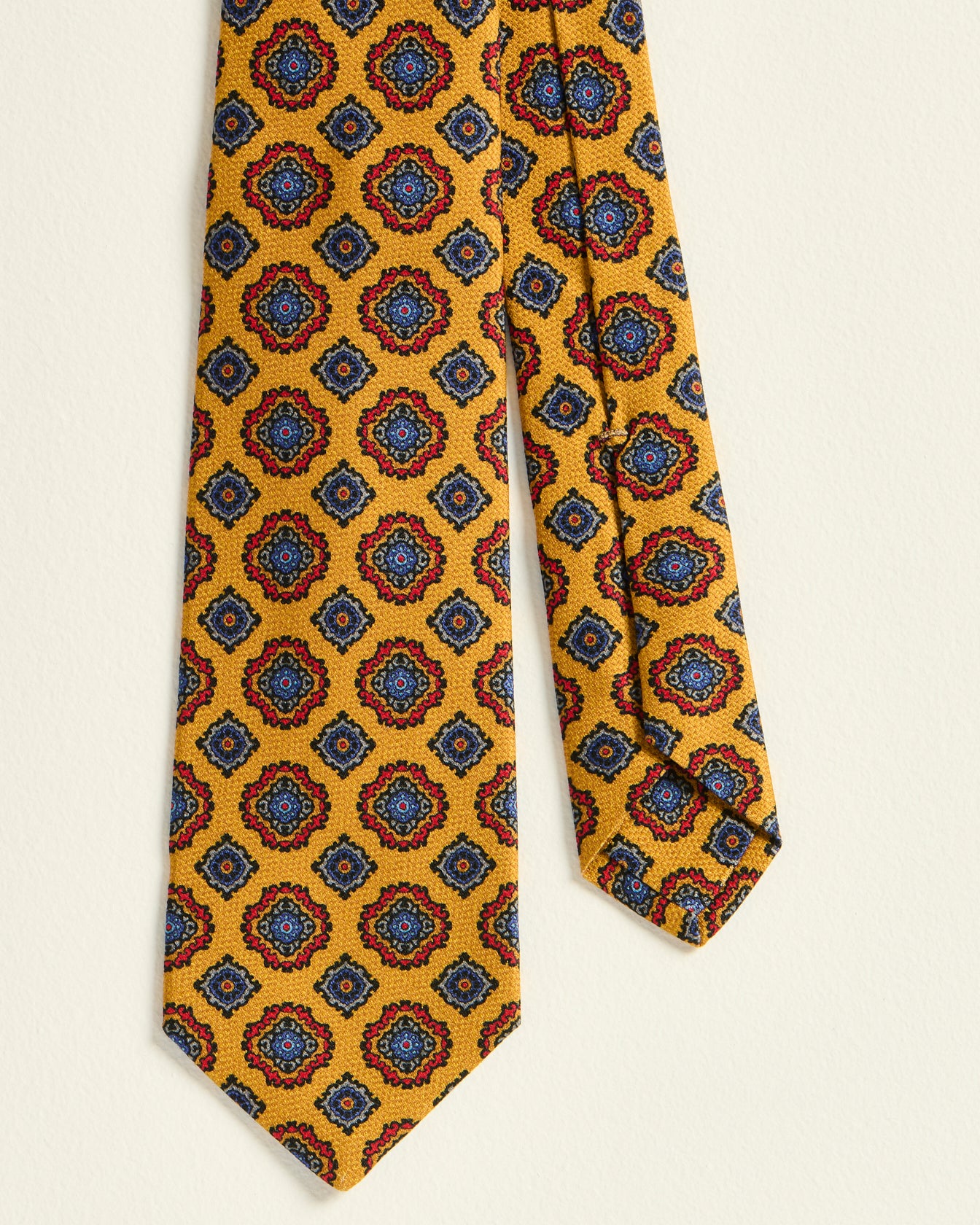 PATTERNED TIE