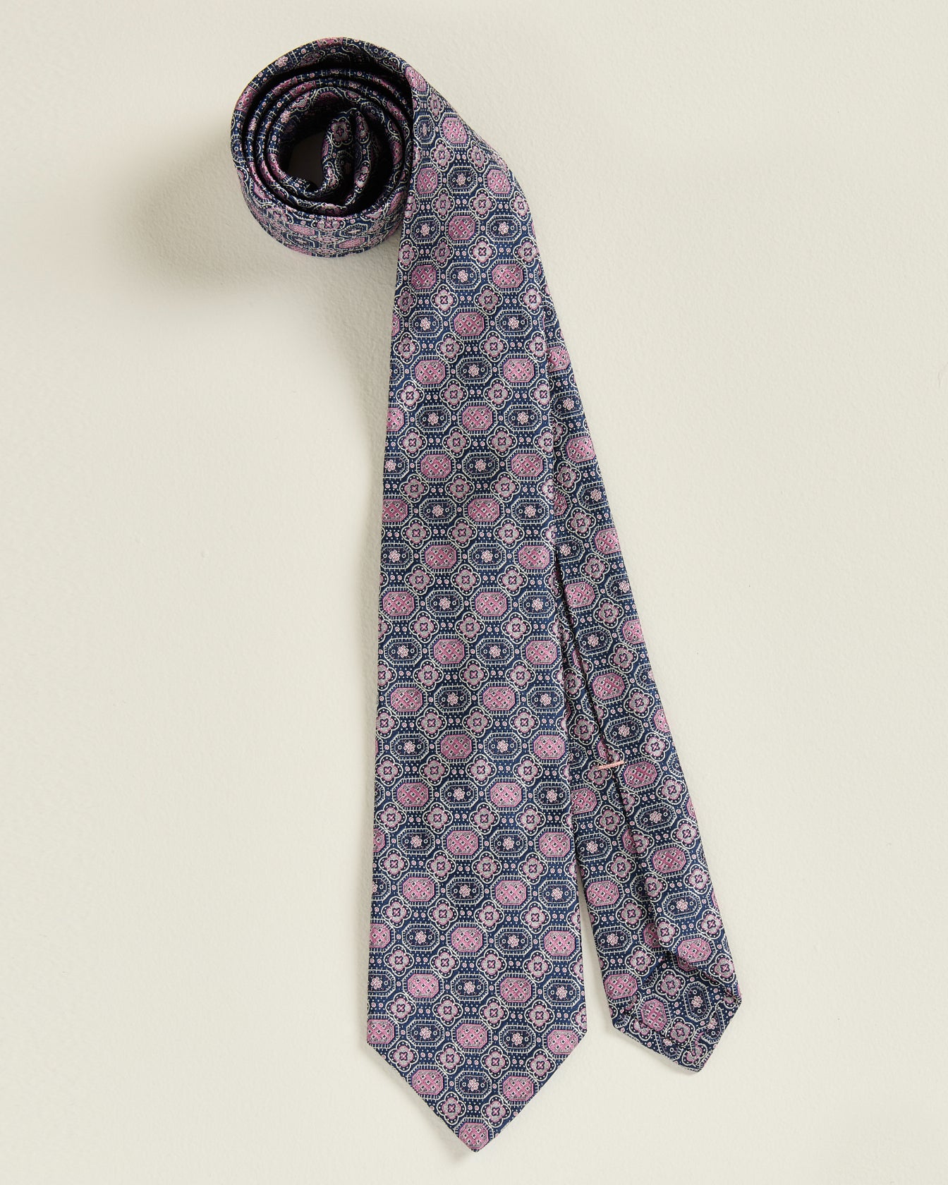 PATTERNED SILK TIE