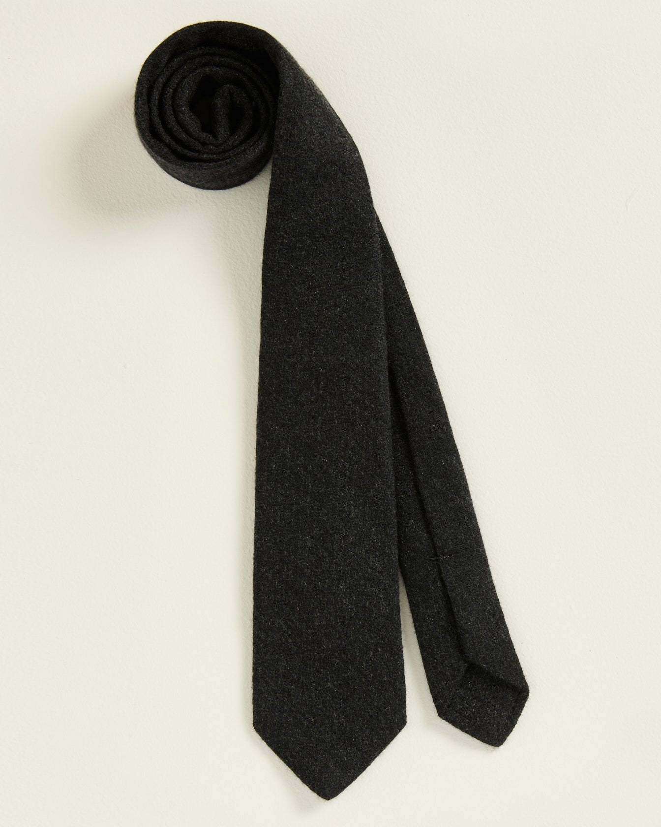 HAND-WOVEN WOOL TIE