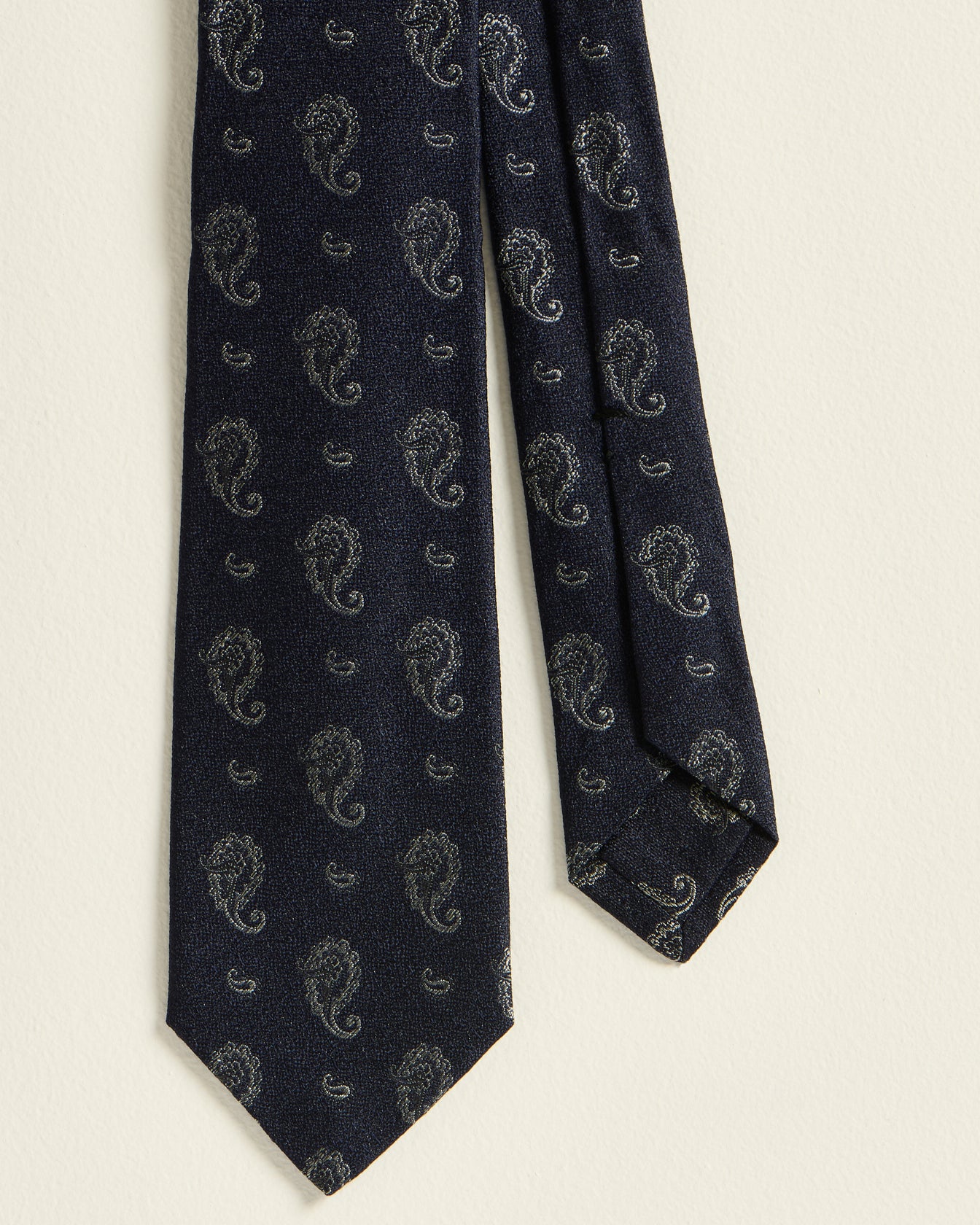 PATTERNED TIE