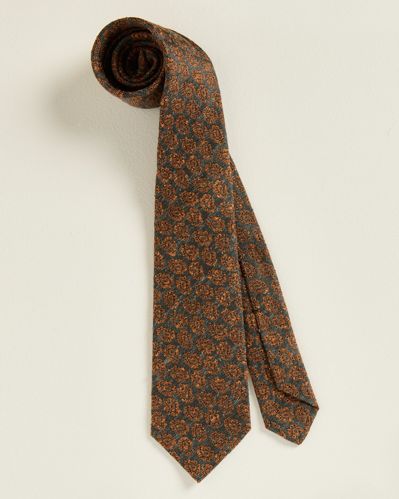 PATTERNED TIE