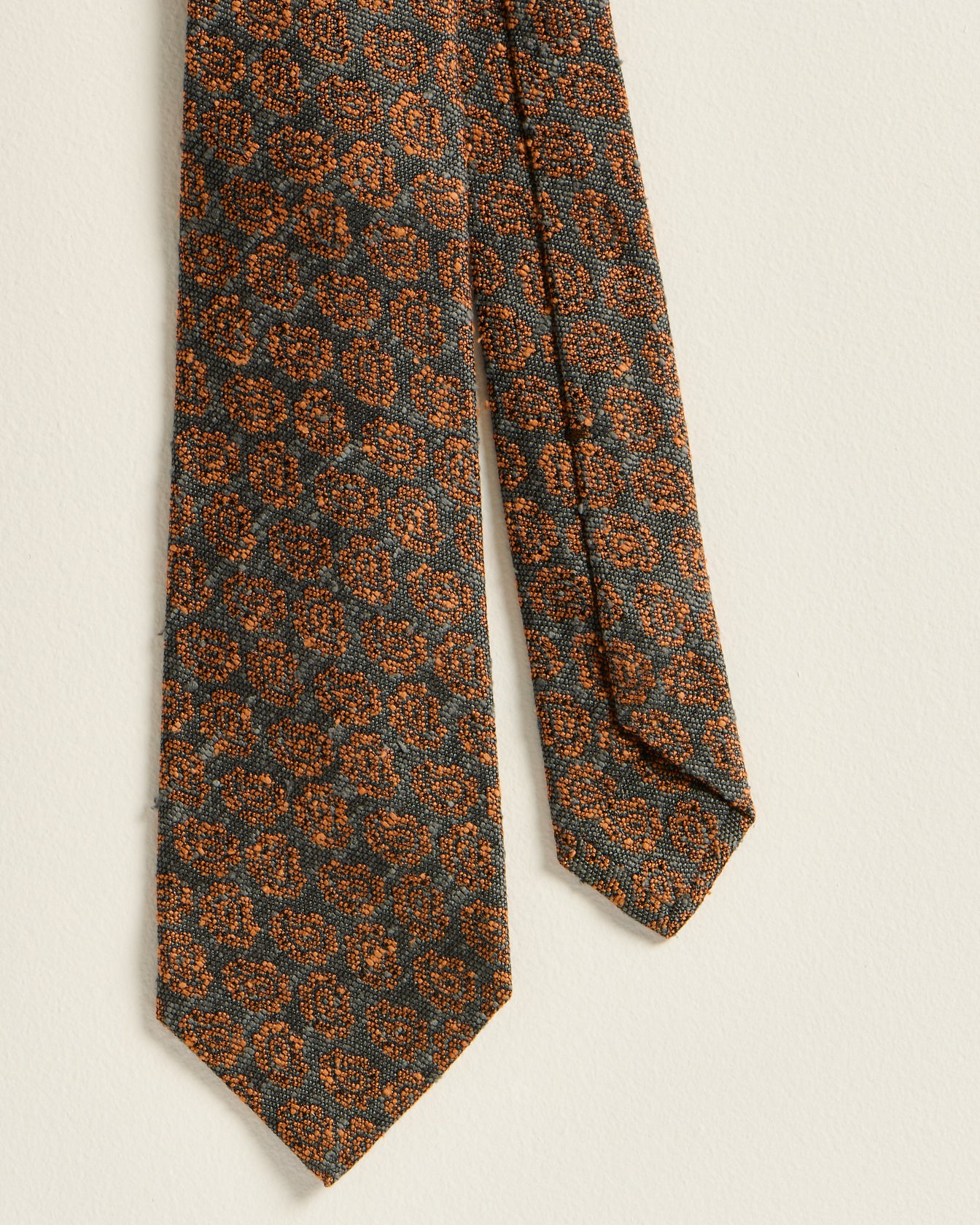 PATTERNED TIE