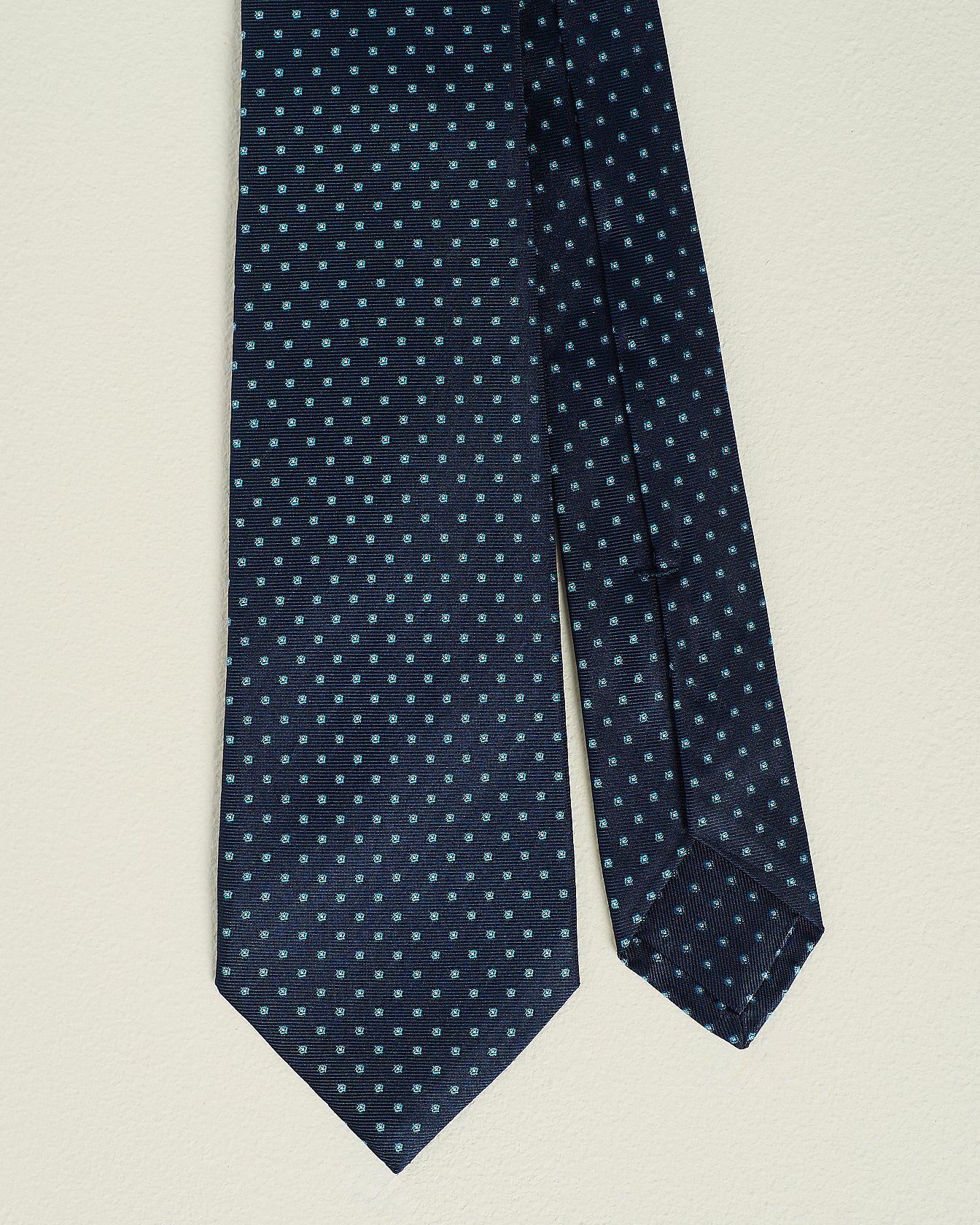 PATTERNED SILK TIE
