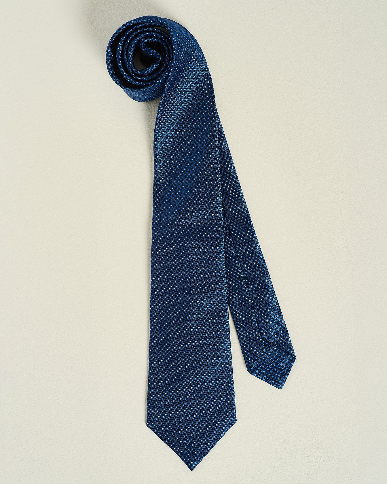 PATTERNED SILK TIE