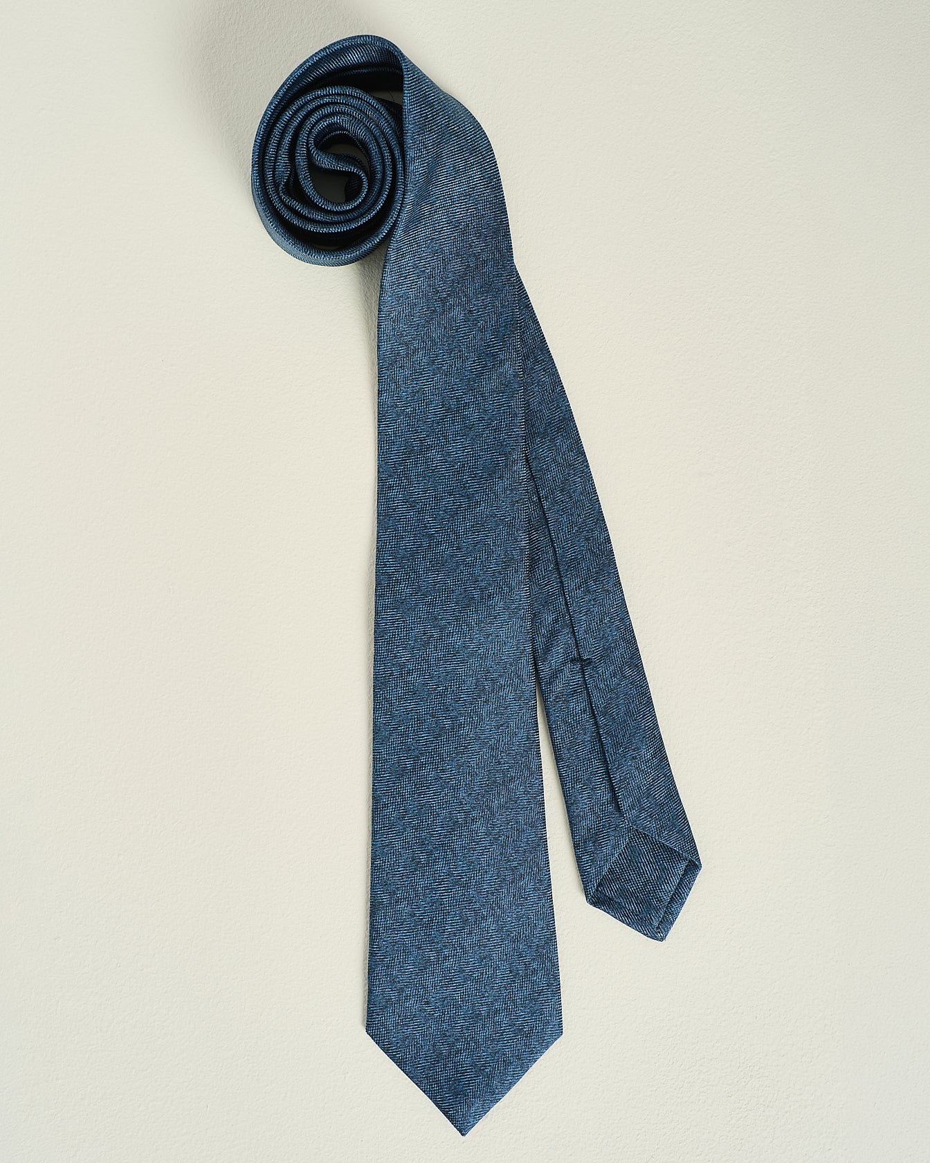 PATTERNED SILK TIE